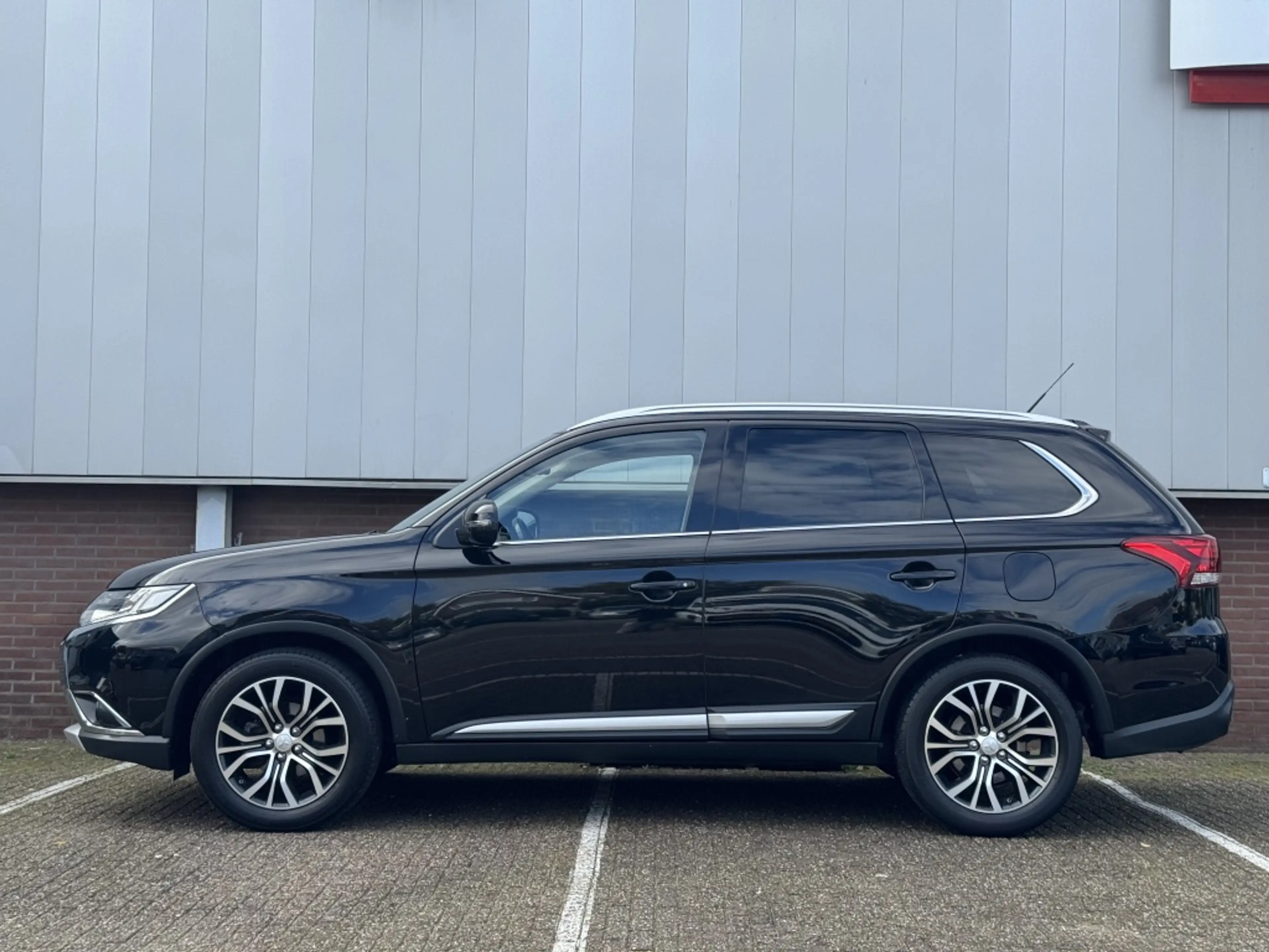 Mitsubishi Outlander Automaat | 7-P | Cruise C 2.0 Instyle — photo 2