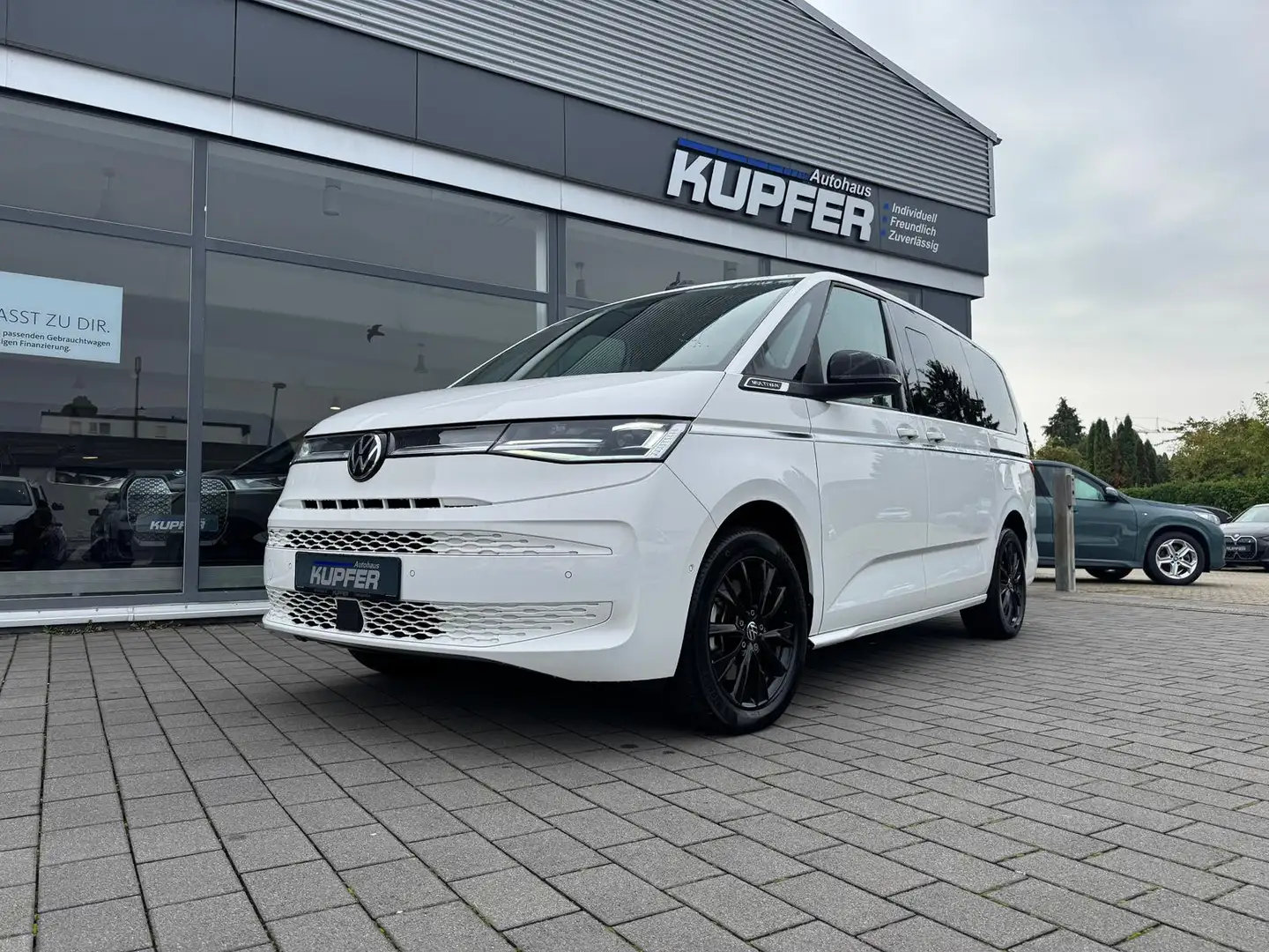 Volkswagen T7 Multivan Style TDI Lang°Pano°Sthzg.°AHK Blanc - 1
