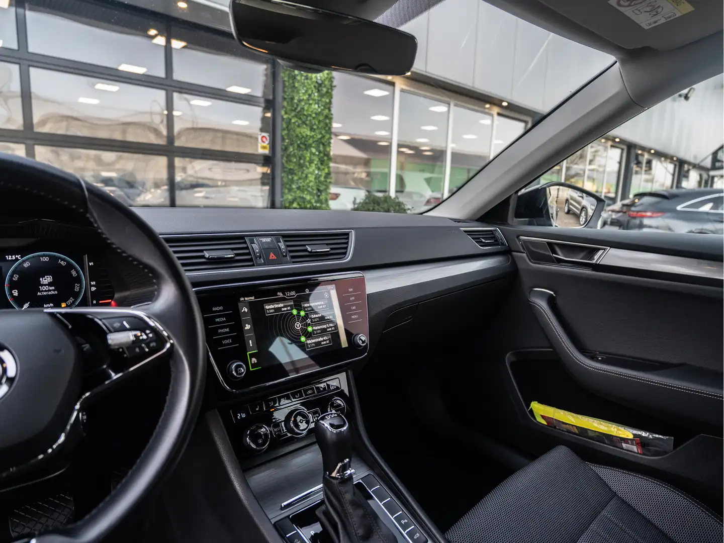 Skoda Superb Combi 1.4 TSI iV Business Edition Plus | Memory | Schwarz - 2