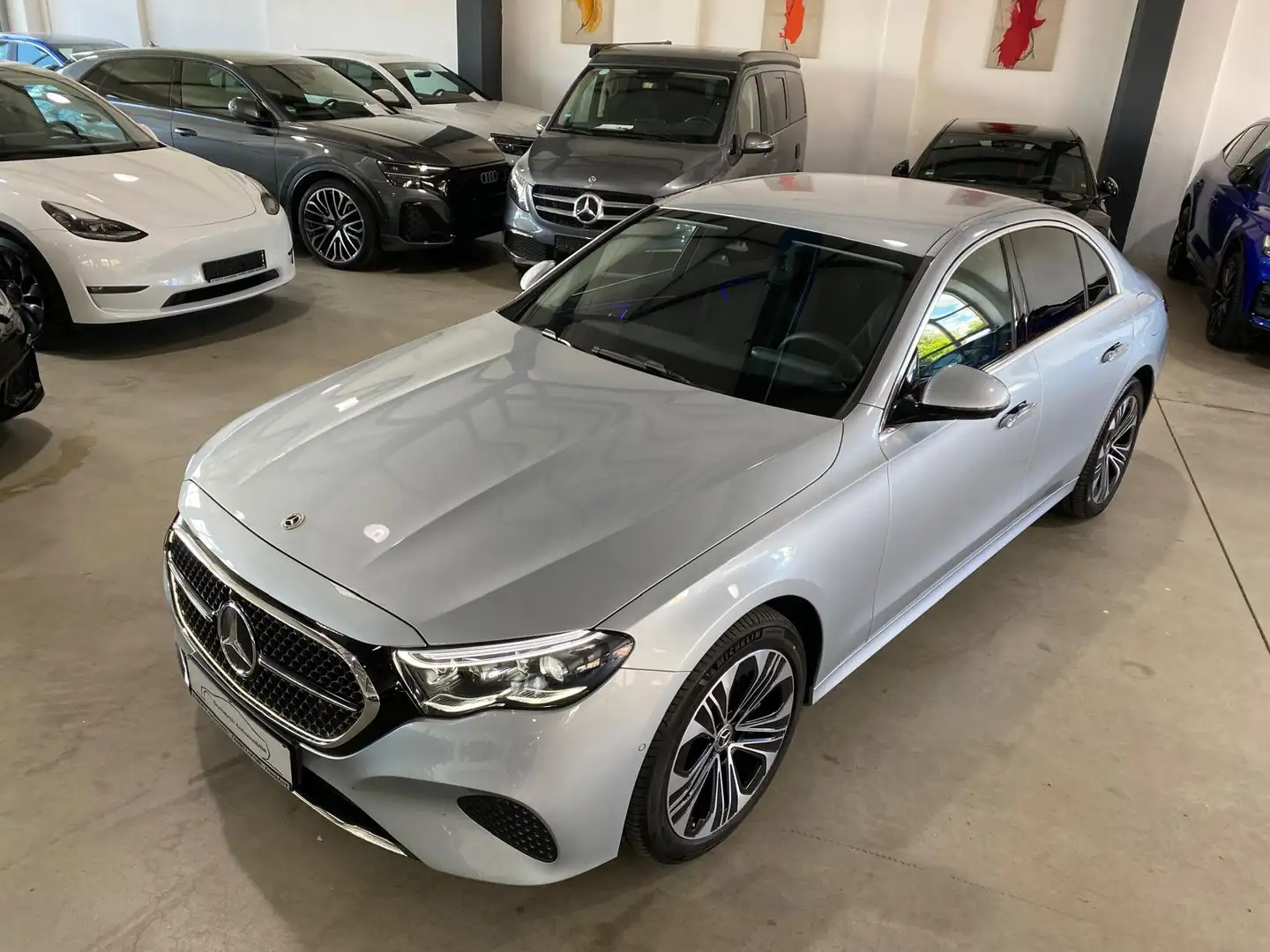 Mercedes-Benz E 400 e 4Matic Avantgarde/DIS/360/´19/Sitzklima/ Plateado - 2