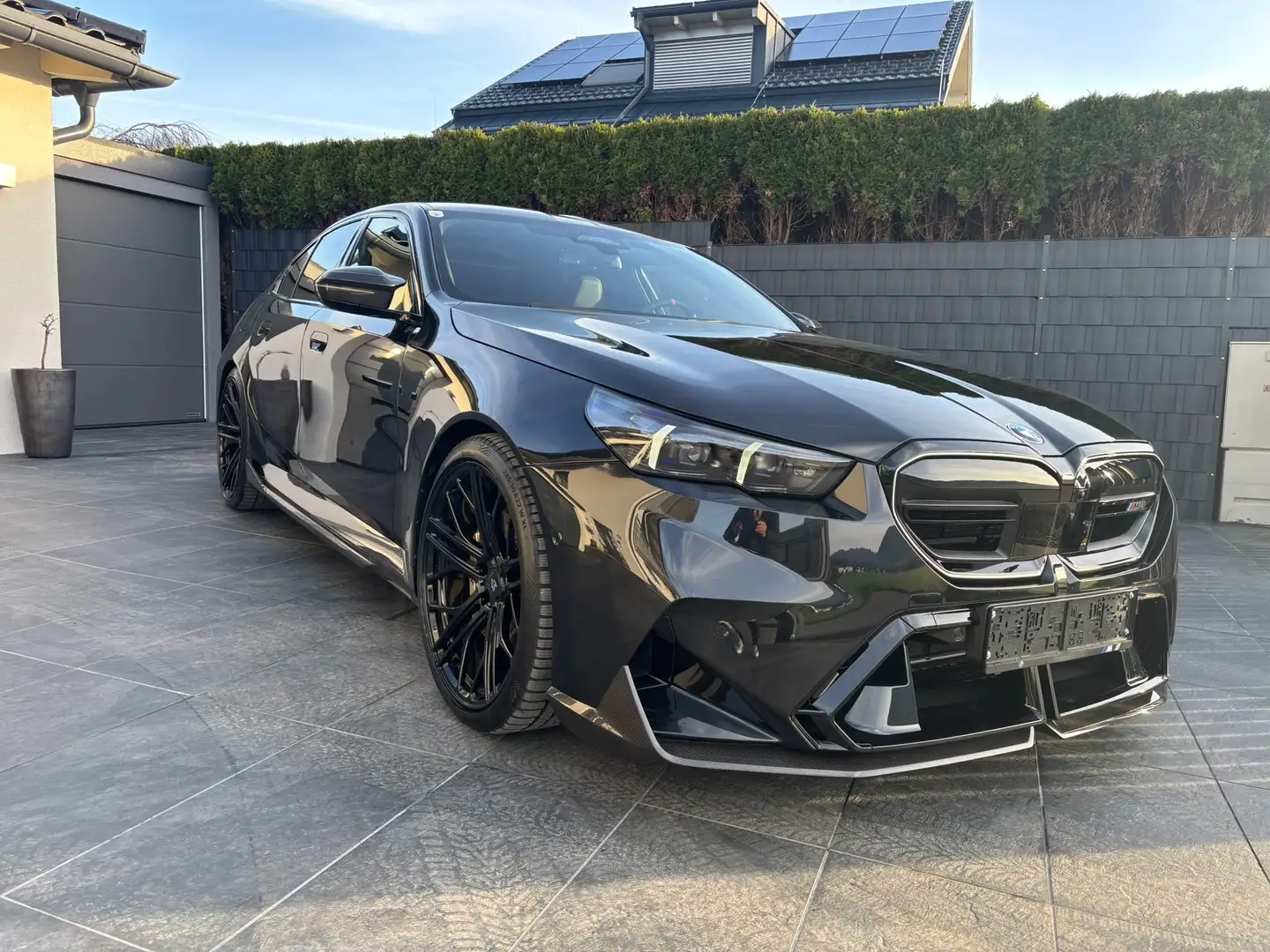 BMW M5 Performance + Akrapovic + 22Zoll sofort verfügb Schwarz - 1