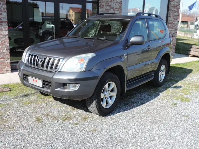 Toyota Land Cruiser Land Cruiser kdj125 3p 3.0 d-4d Sol my05