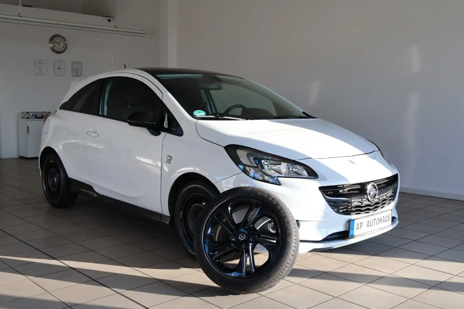 Opel Corsa E Color Edition OPC Line Tempomat PDC Weiß - 1