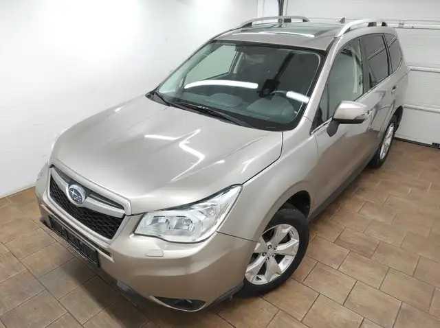 Subaru Forester 2.0 D AUTOMATIK ALLRAD 4X4  XENON KLIMA EURO-6 AHK