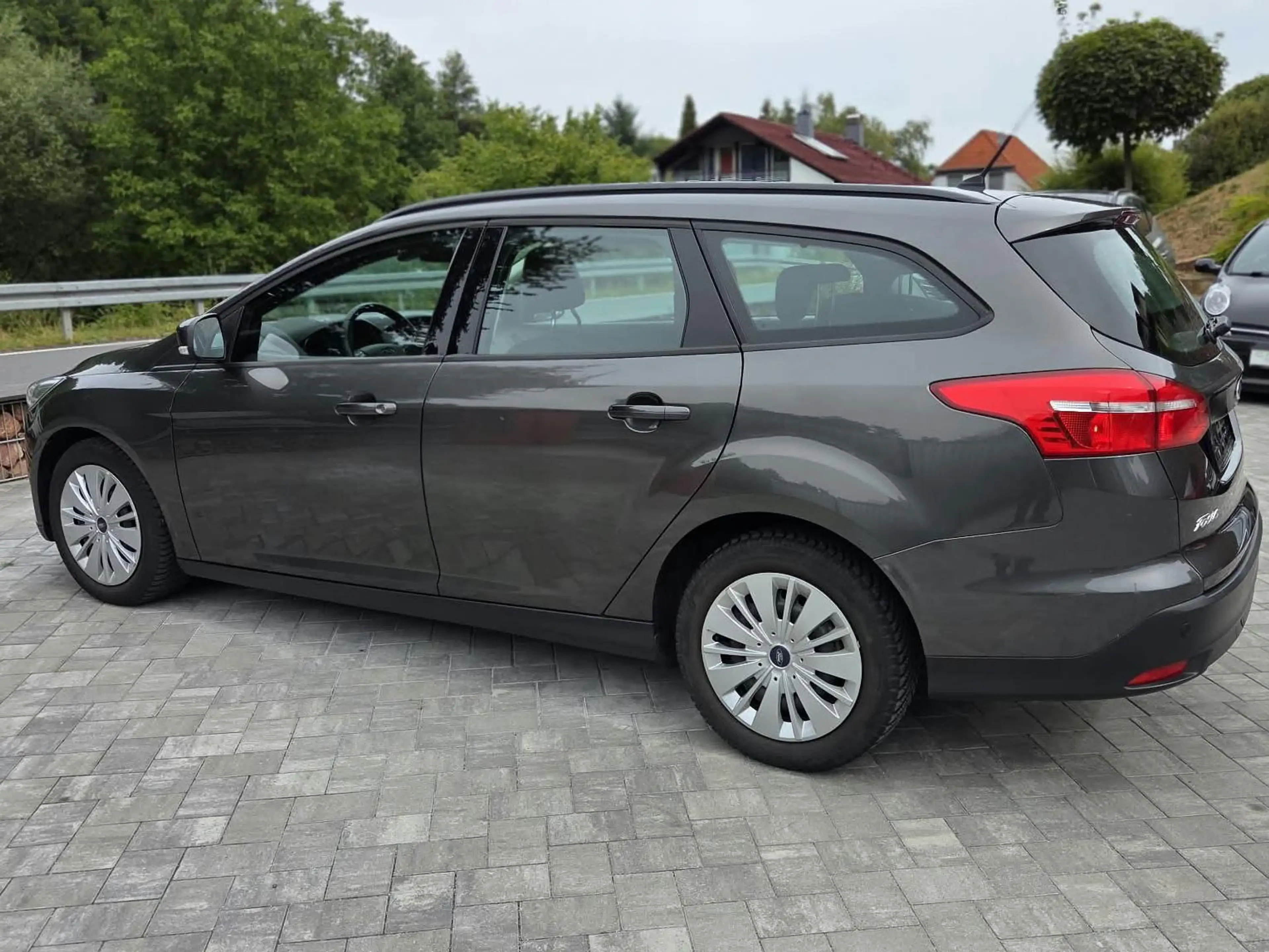 Ford Focus Trend — photo 4