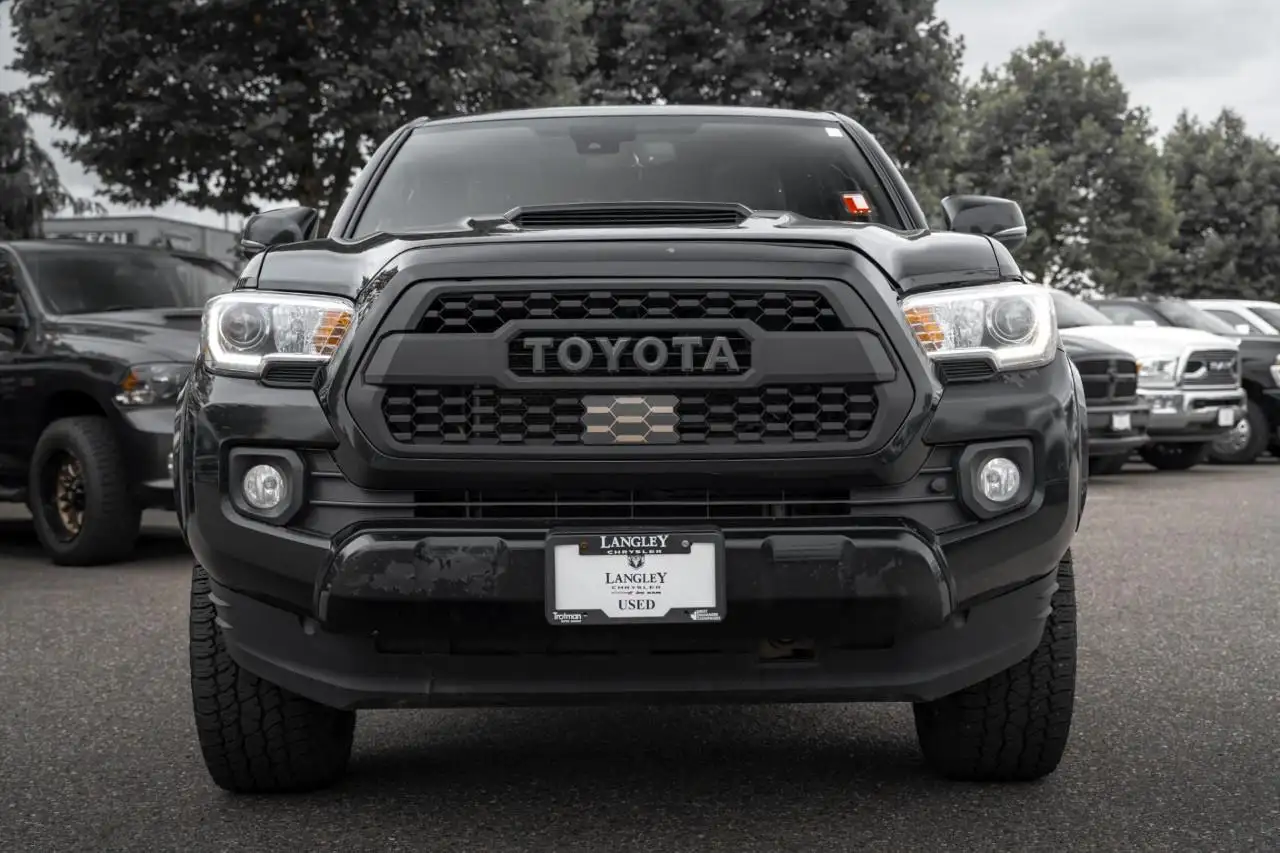 Toyota Tacoma photo Toyota Tacoma