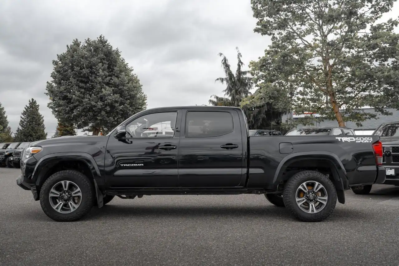 Toyota Tacoma photo Toyota Tacoma