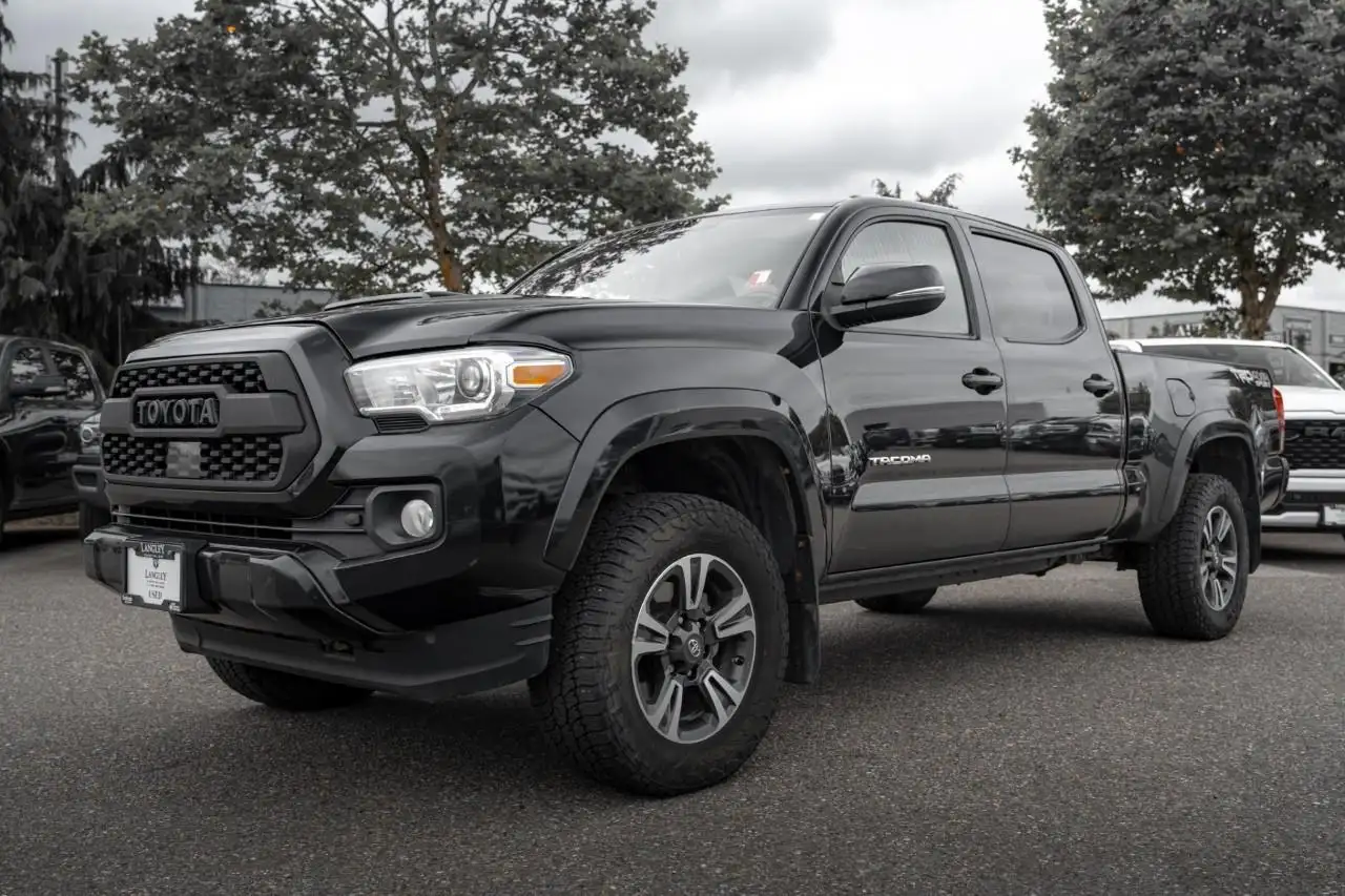 Toyota Tacoma photo Toyota Tacoma
