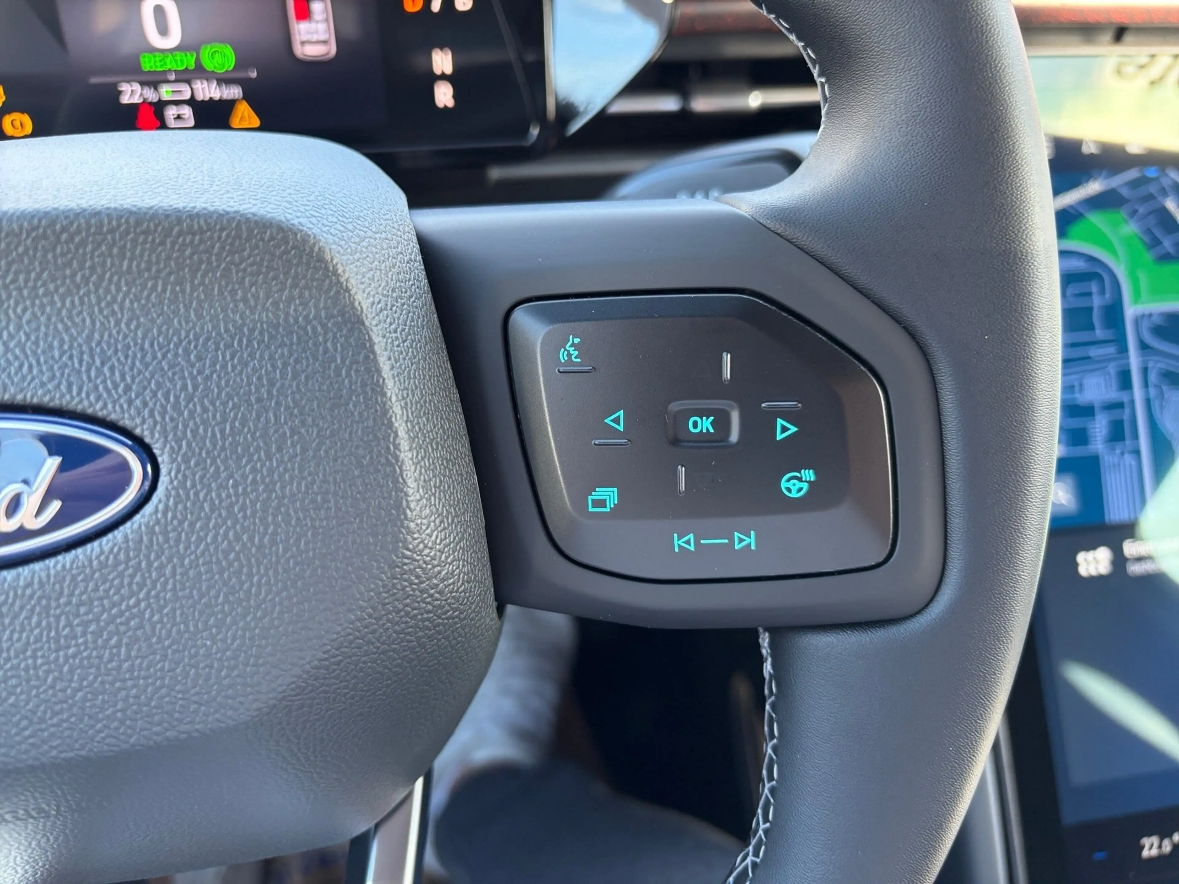 Ford Explorer Ext 79 KWH Collection ACC — photo 12