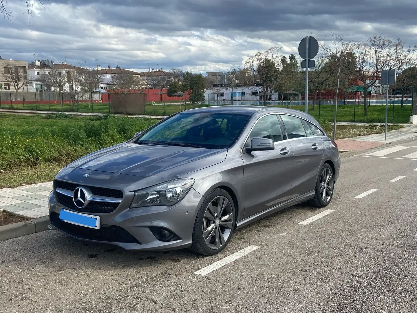 Mercedes-Benz CLA 220 SHOTING BREAK AUT. 7 VELOCIDADES URBAN Gris - 2