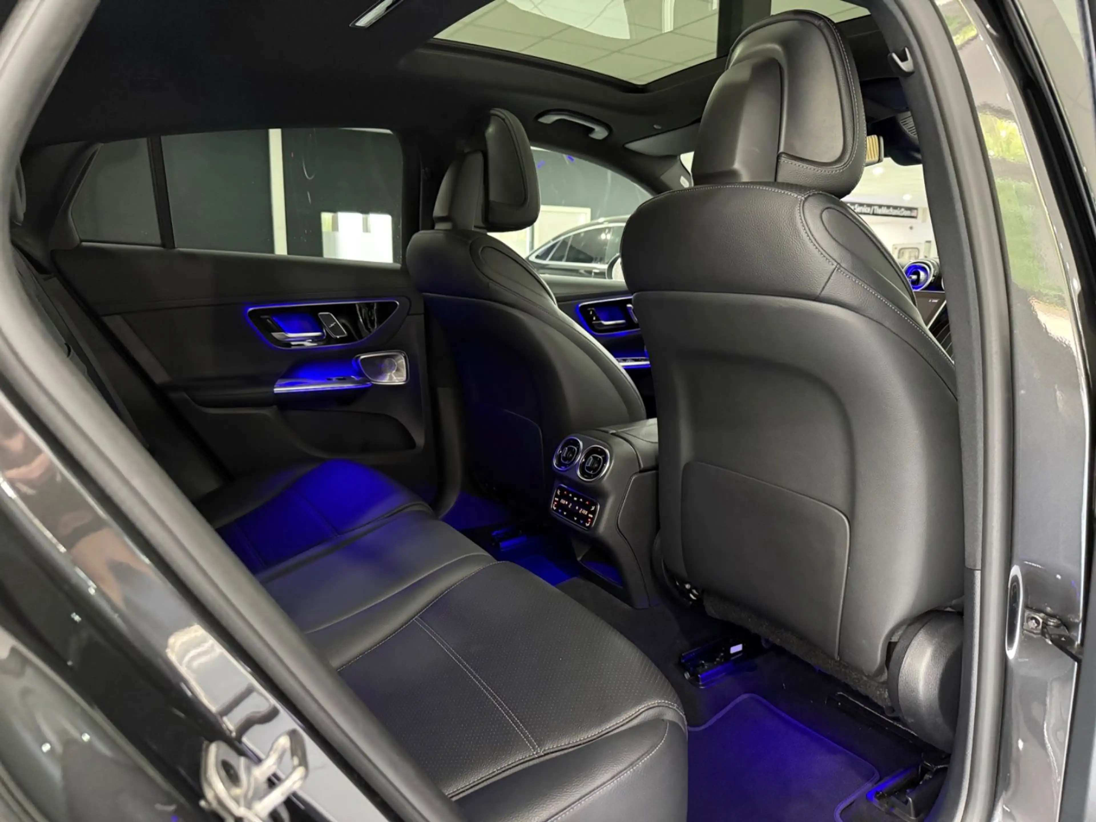 Mercedes-Benz GLC 300 de 4M Coupe*AMG*MASSAGE*MEMORY*PANO*DISTR — photo 9