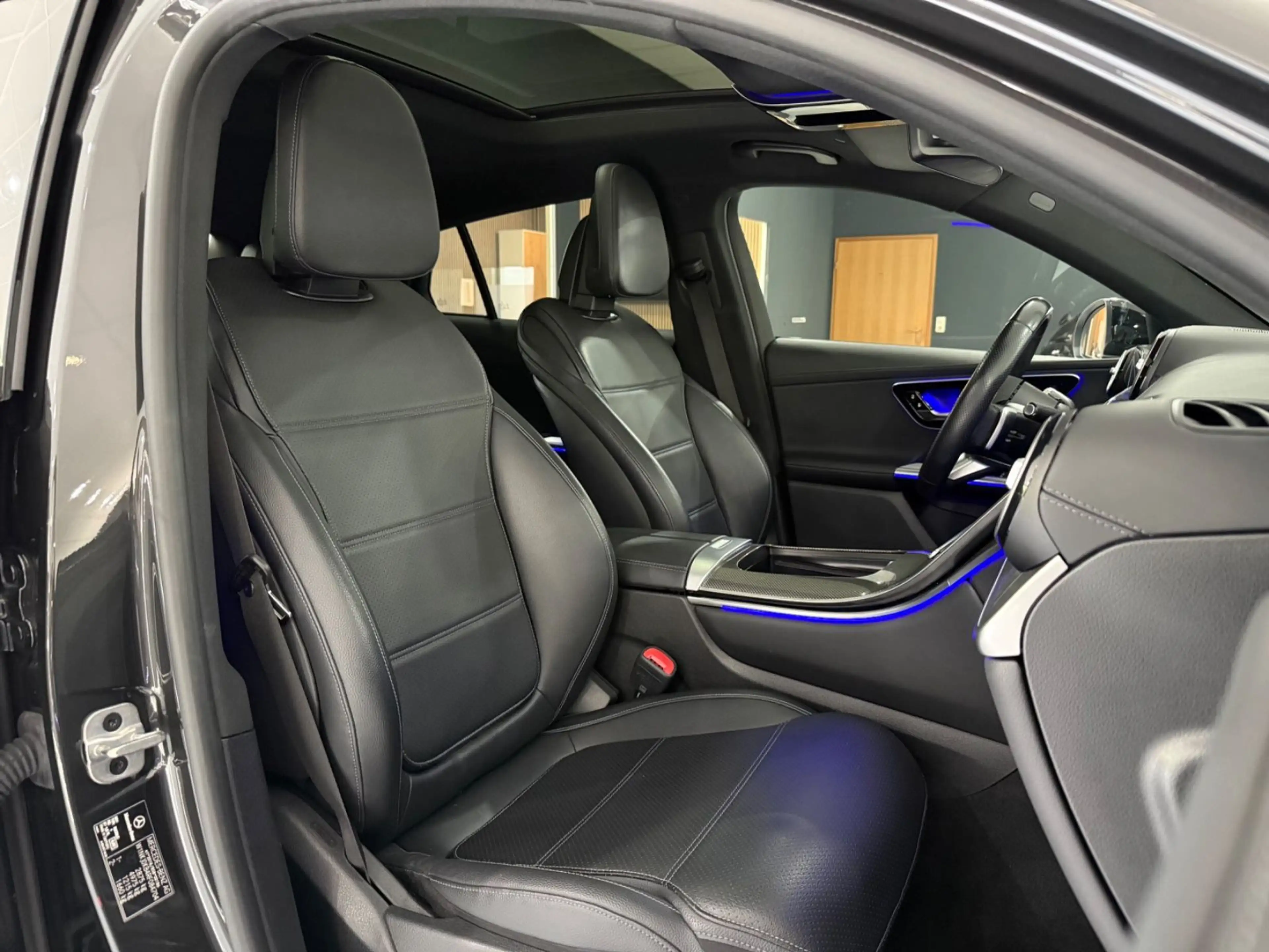 Mercedes-Benz GLC 300 de 4M Coupe*AMG*MASSAGE*MEMORY*PANO*DISTR — photo 8