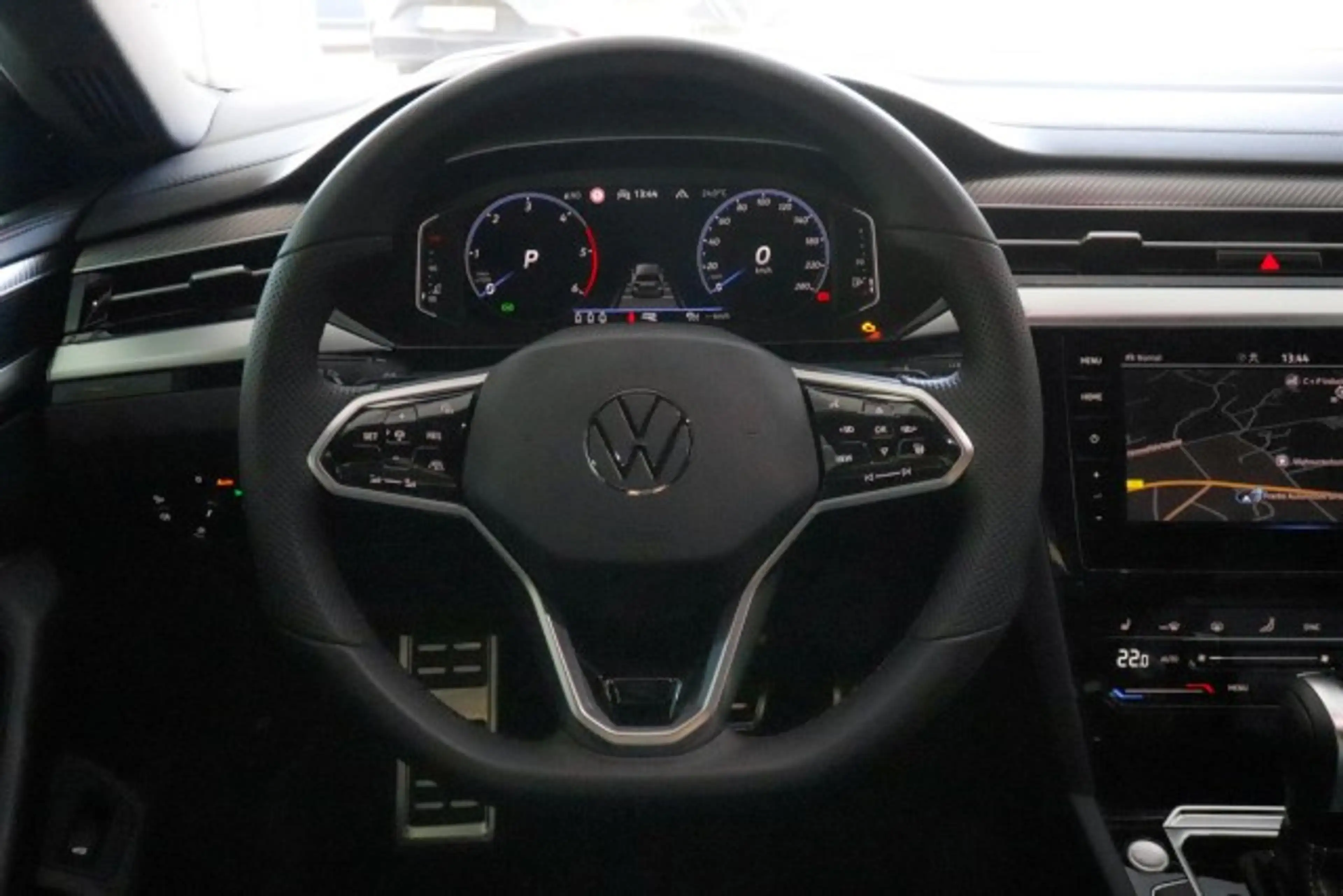 Volkswagen Arteon Shooting Brake 2.0 TDI R-Line 4Motion Klima Navi — photo 7