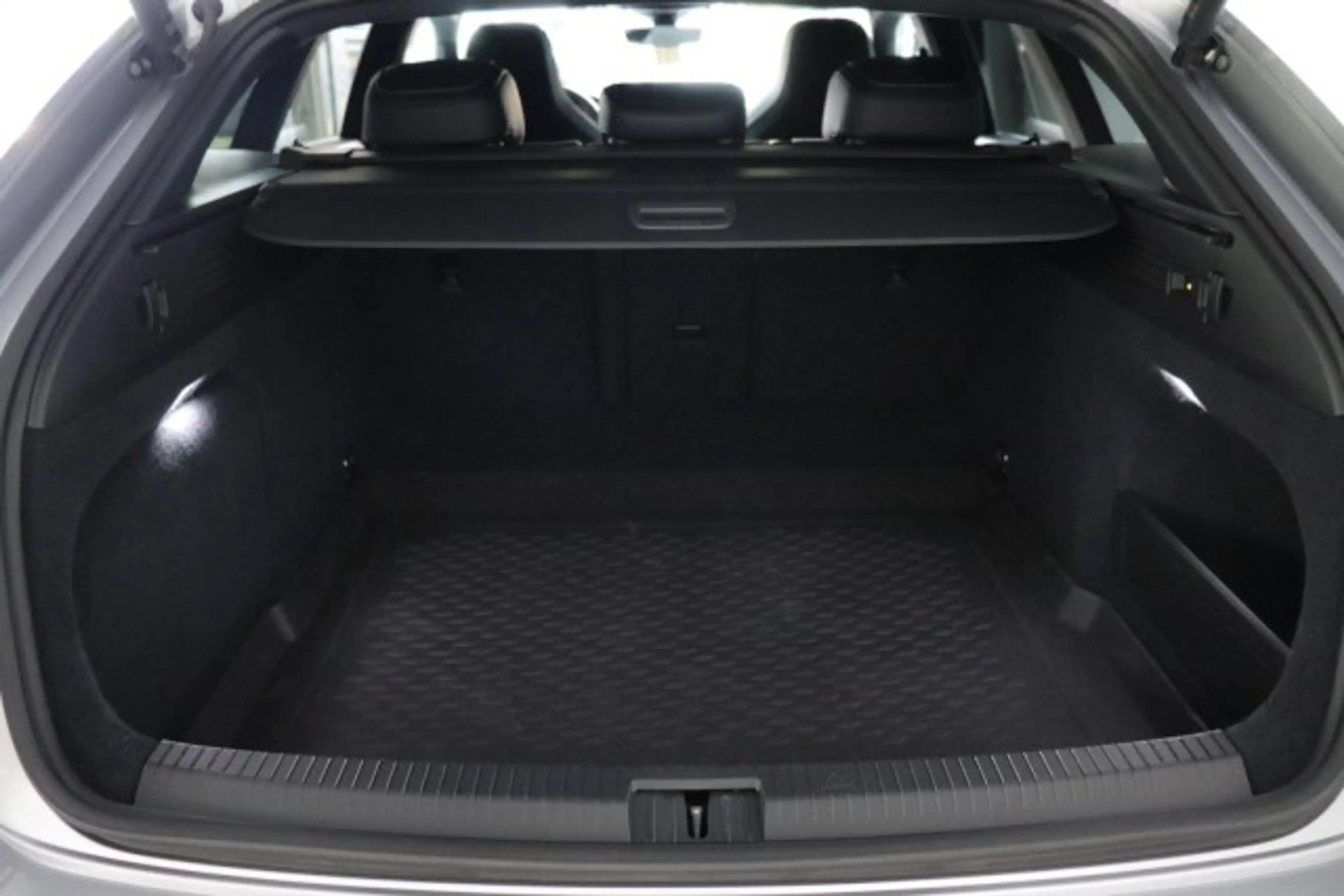 Volkswagen Arteon Shooting Brake 2.0 TDI R-Line 4Motion Klima Navi — photo 15