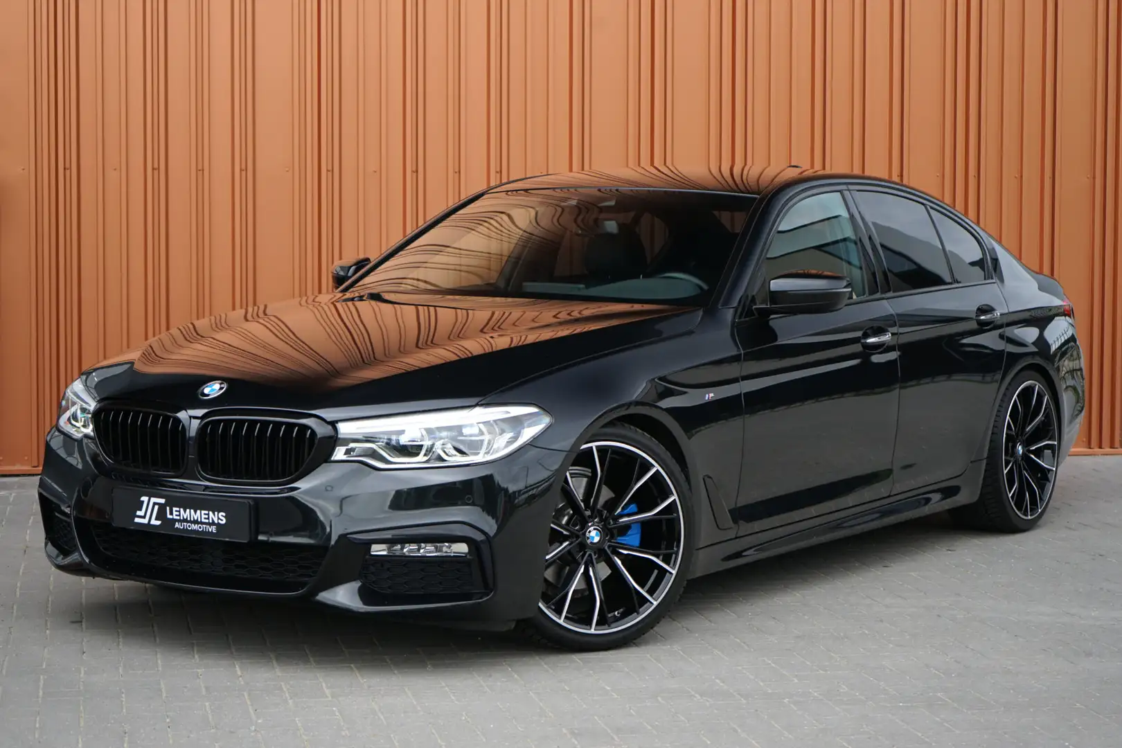 BMW 520 5-serie 520i M-Sport Leder Memory Camera NL AUTO T Noir - 1