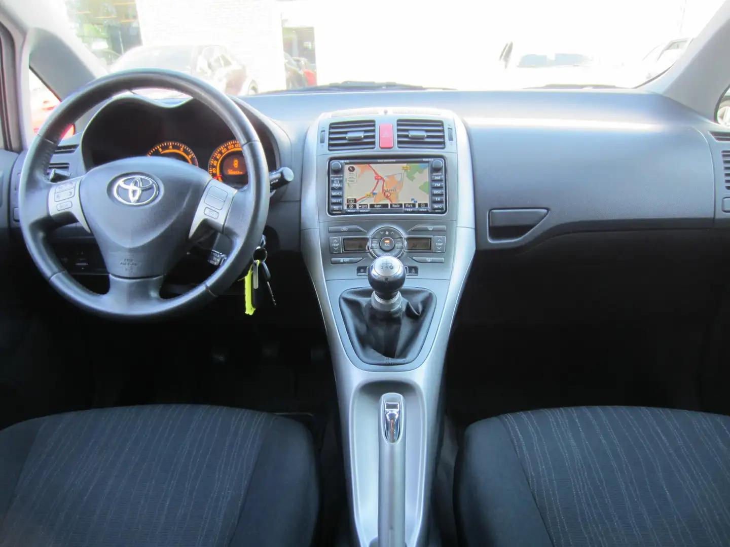 Toyota Auris 1.6-16V Sol Business Trekhaak Airco Grigio - 2