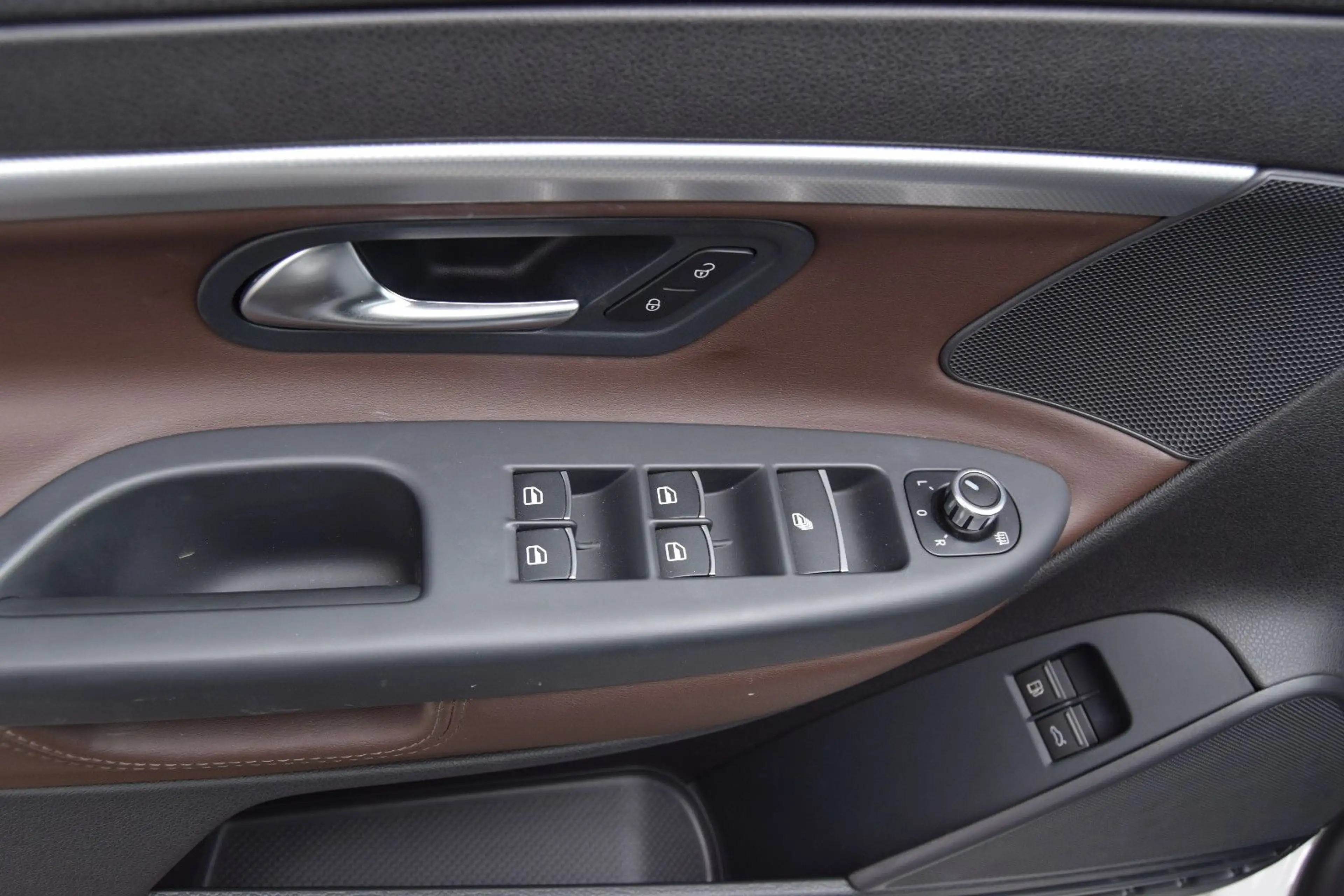 Volkswagen Eos Exclusive!AUTOMATIK!Navi,Leder,Xenon!AHK! — photo 10