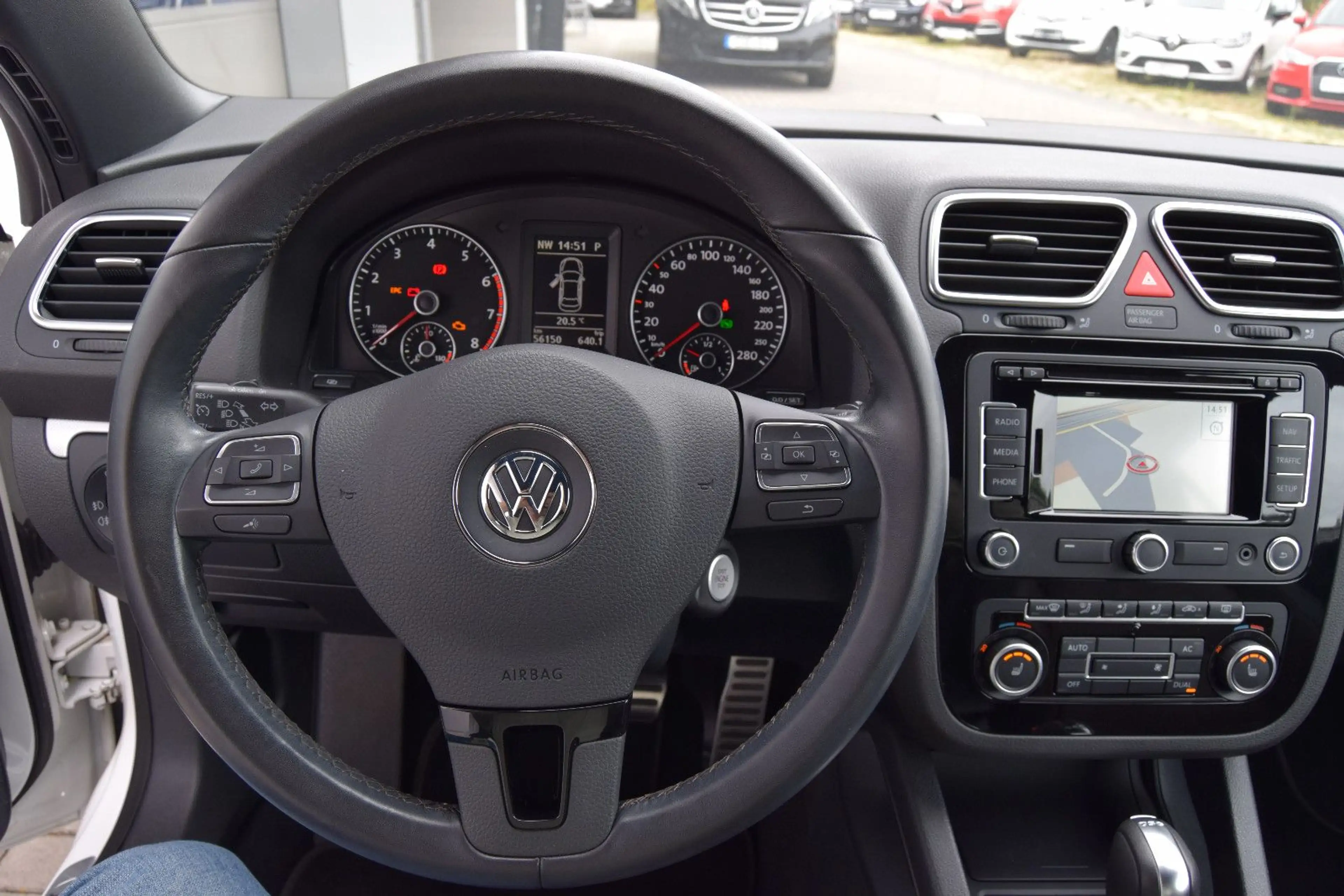Volkswagen Eos Exclusive!AUTOMATIK!Navi,Leder,Xenon!AHK! — photo 14