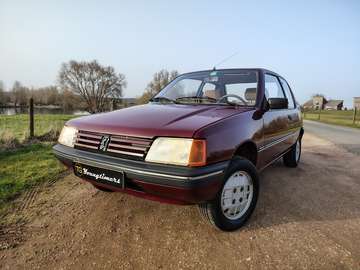 205 1.6 Automatic bwjr 1986 35.610 km!!!! <UNIEK!>