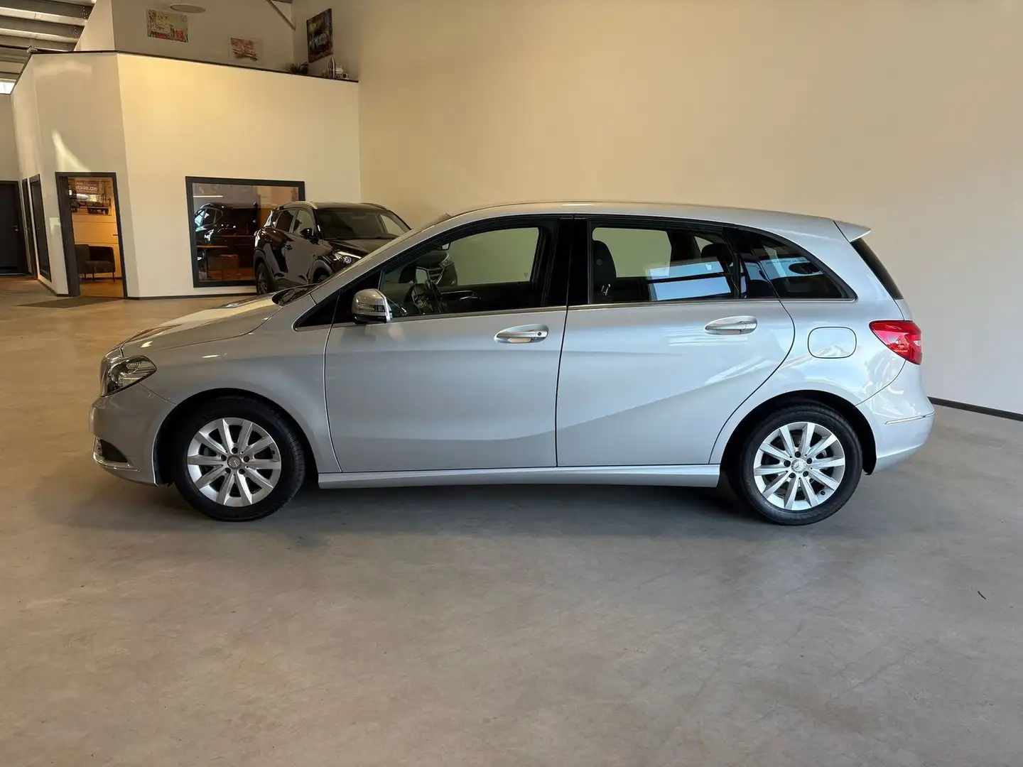 Mercedes-Benz B 180 B 180 KLIMA SITZHEIZUNG Silber - 2