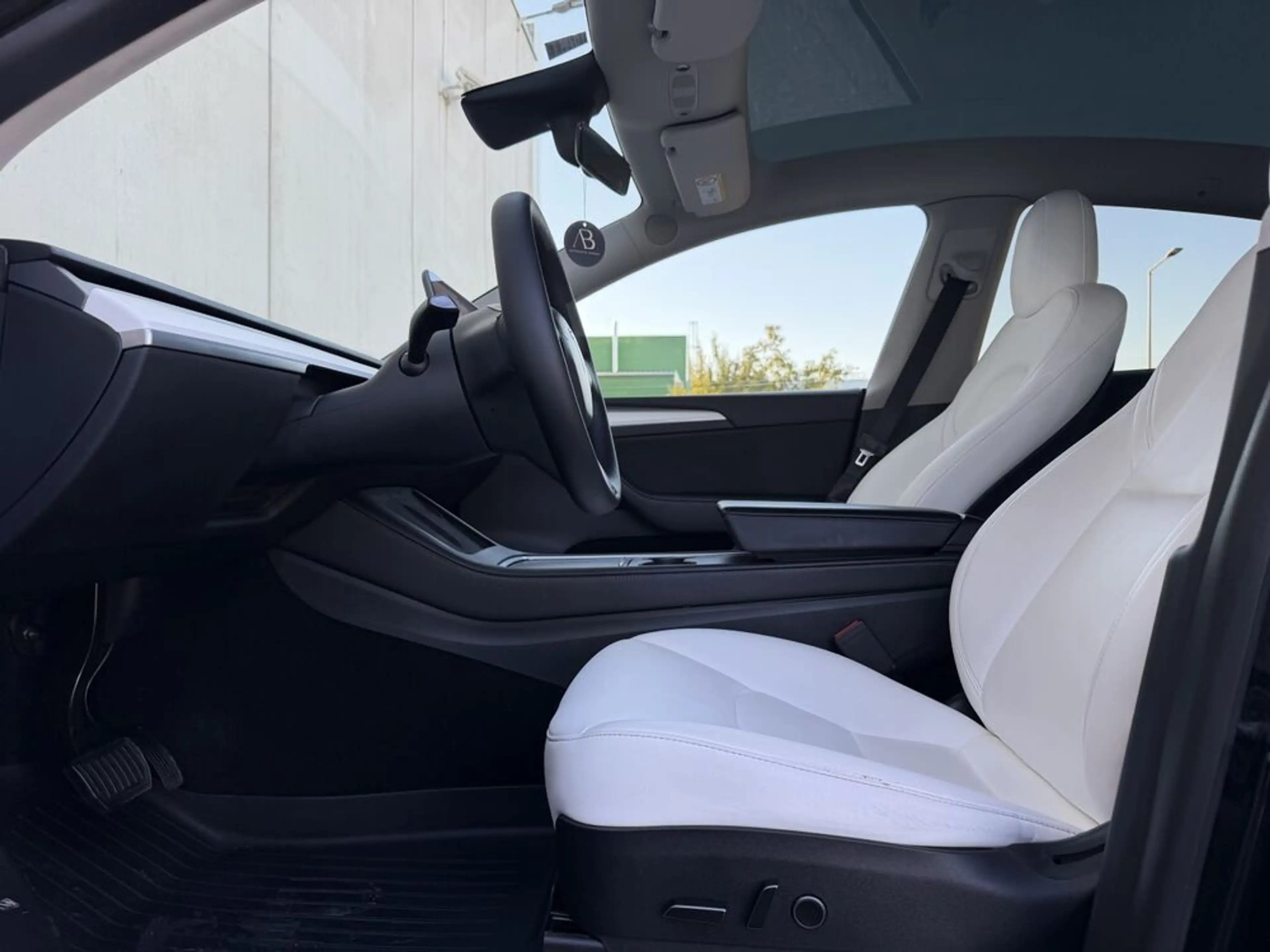Tesla Model Y Maximale Reichweite Dual AWD 2.Besitz — photo 15