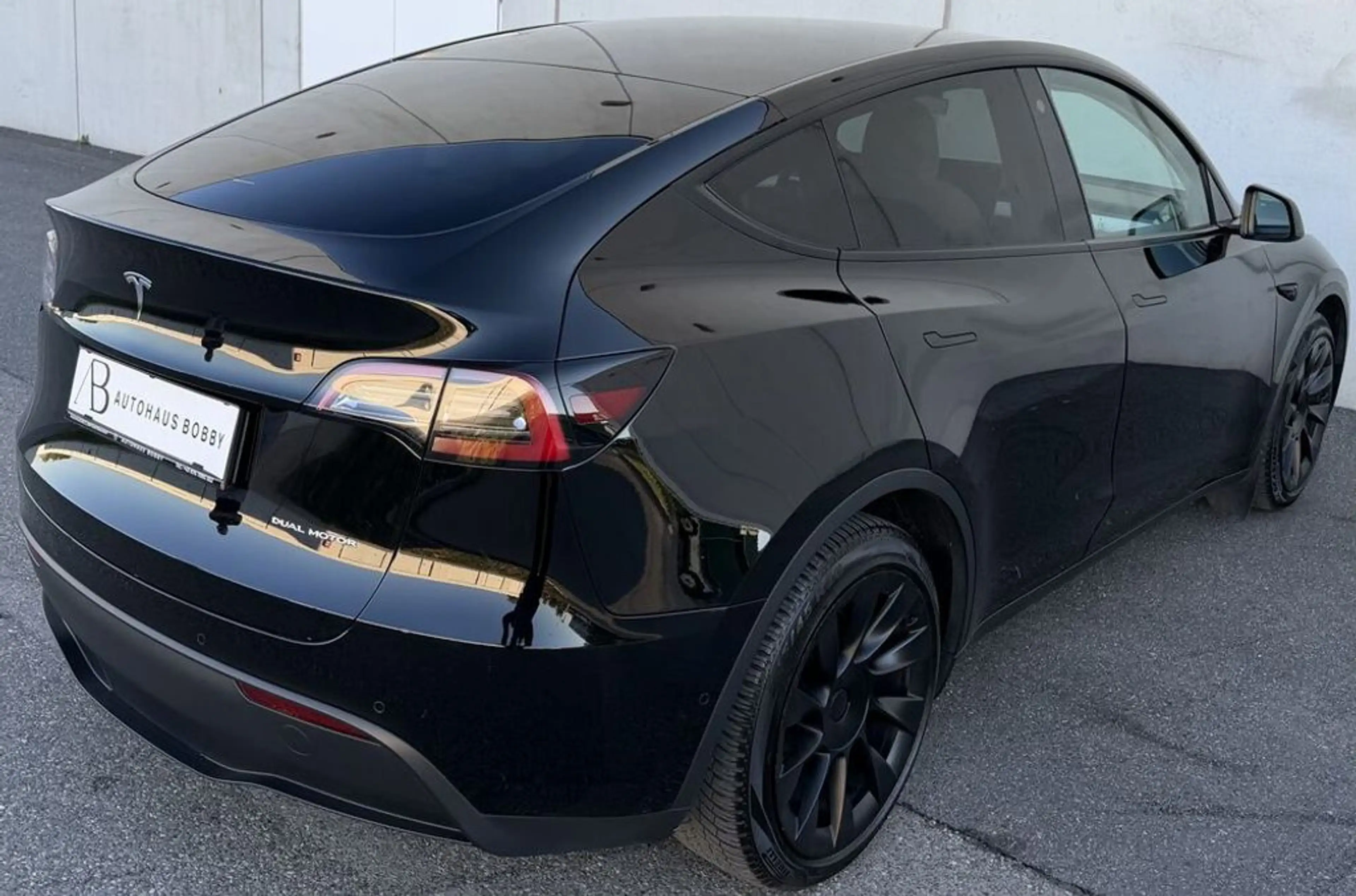 Tesla Model Y Maximale Reichweite Dual AWD 2.Besitz — photo 12