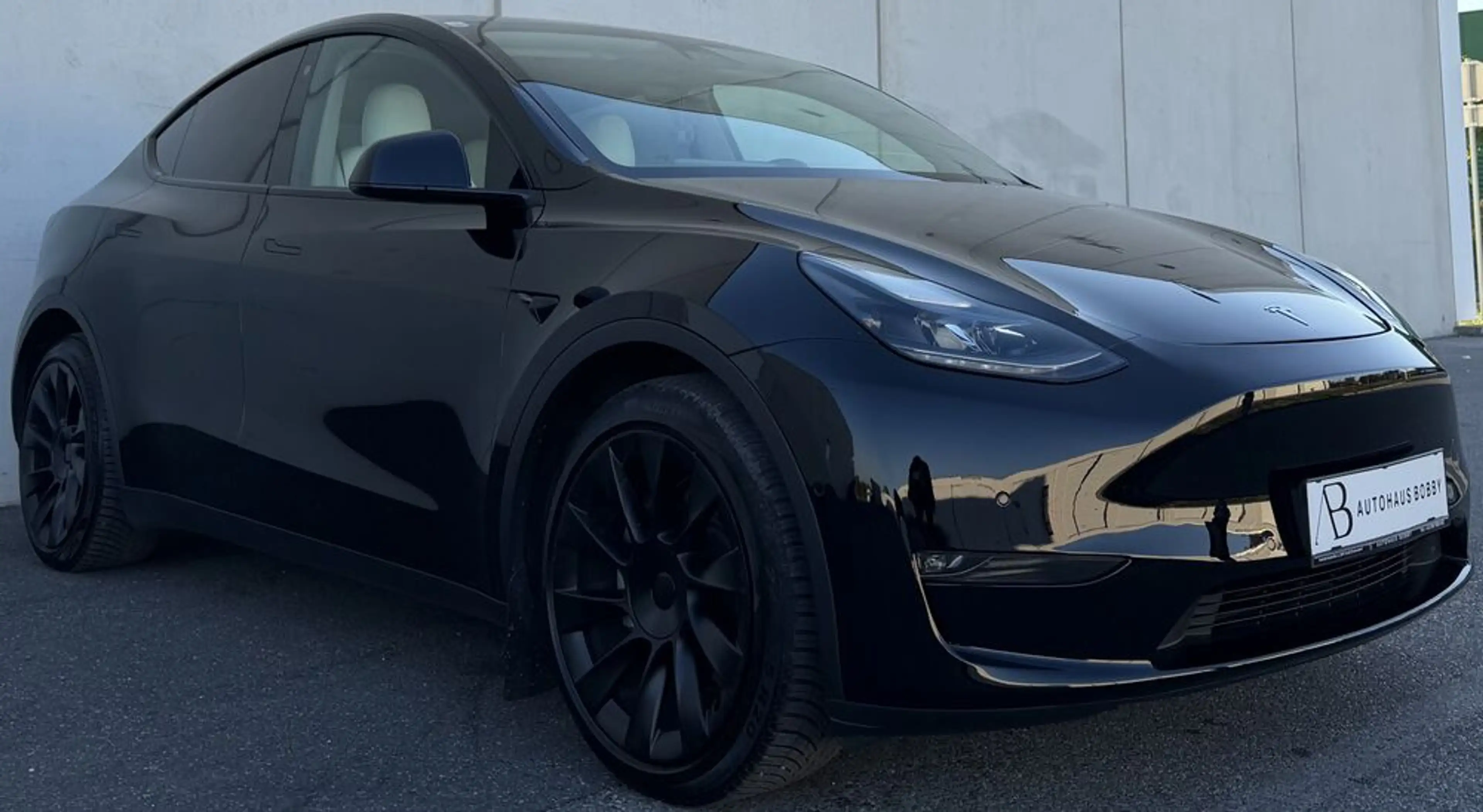 Tesla Model Y Maximale Reichweite Dual AWD 2.Besitz — photo 5