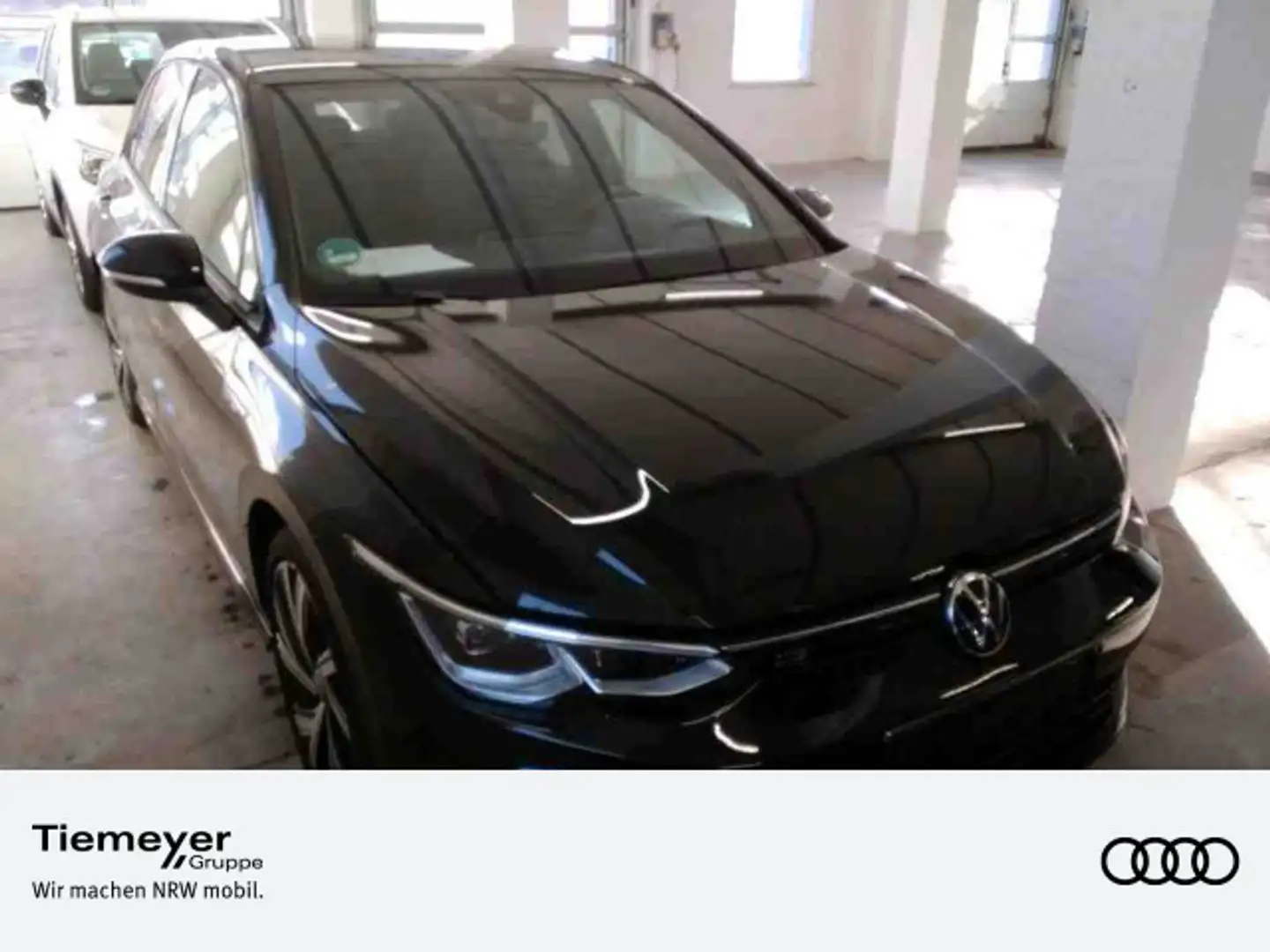 Volkswagen Golf 2.0 TDI DSG R-LINE PANO HuD LM18 HuK Schwarz - 1