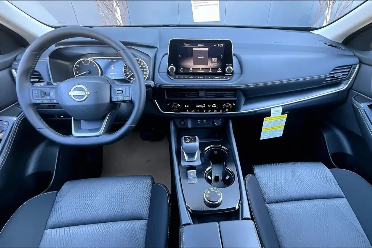 Nissan Rogue снимка Nissan Rogue
