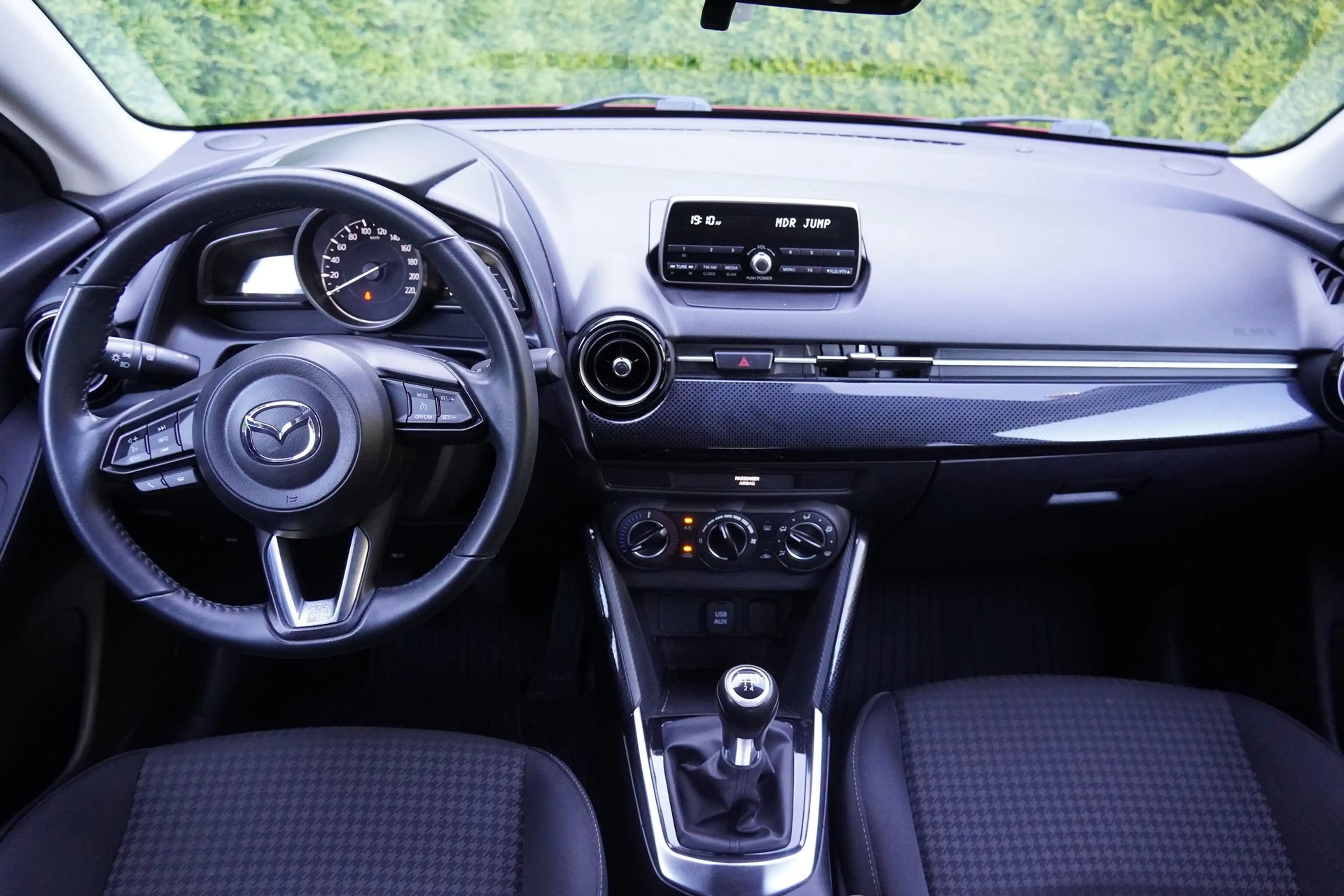 Mazda 2 1.5 Center-Line Tempomat Klima PDC USB Limiter — photo 10