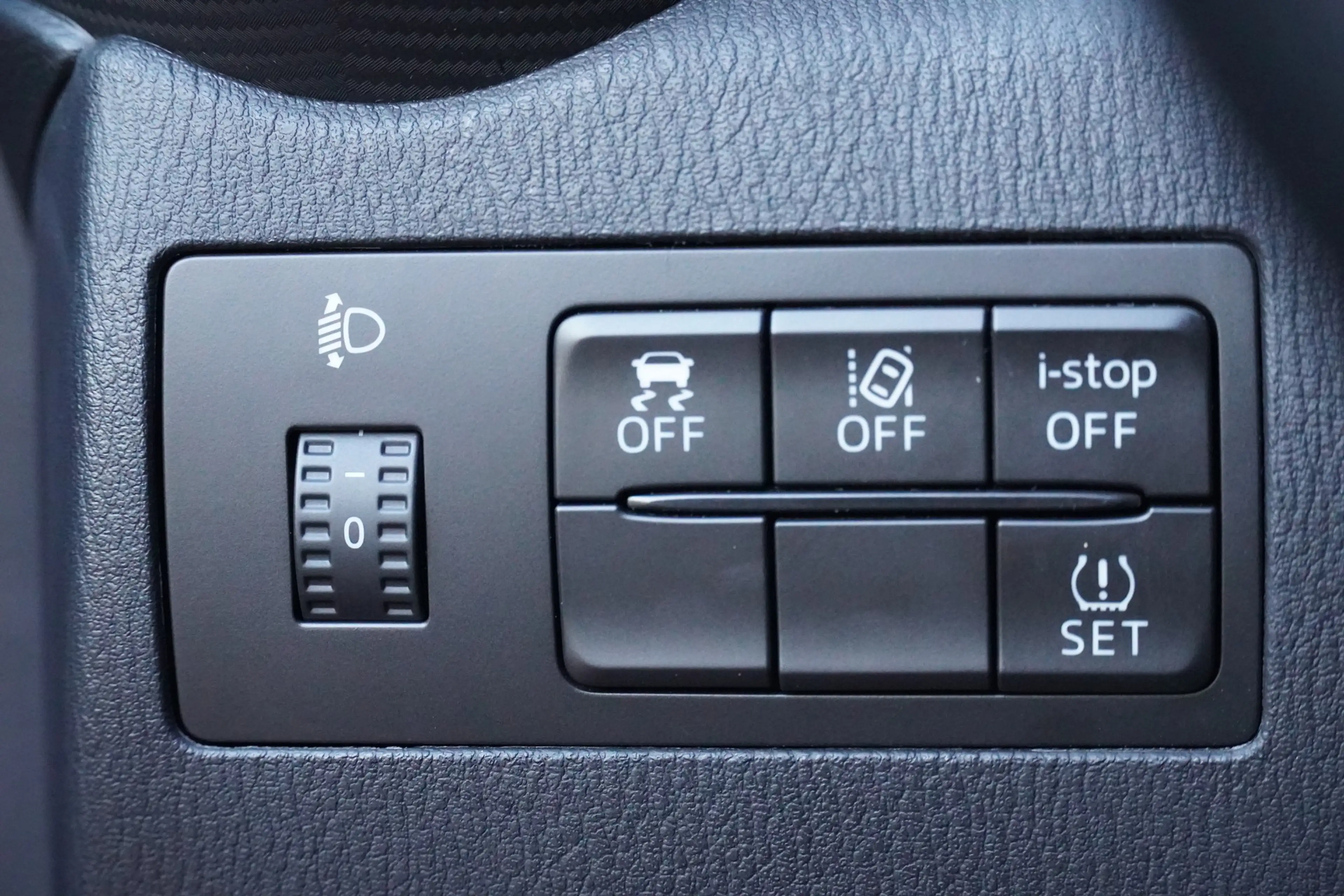 Mazda 2 1.5 Center-Line Tempomat Klima PDC USB Limiter — photo 15