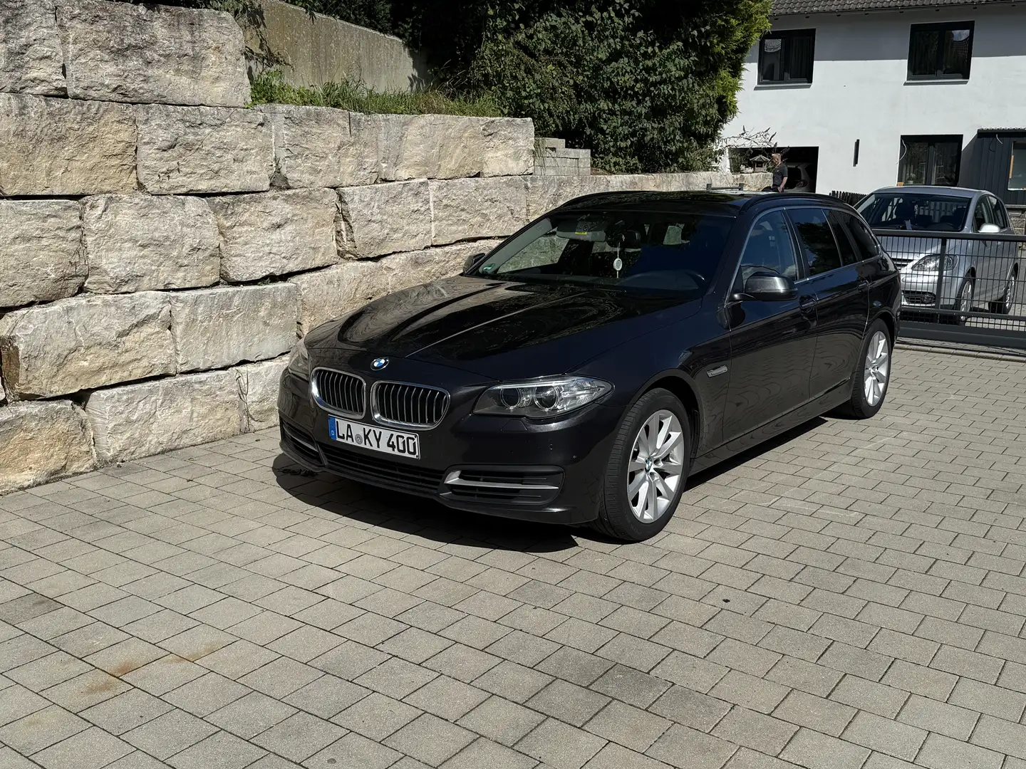 BMW 525 525 d xDrive Grau - 2