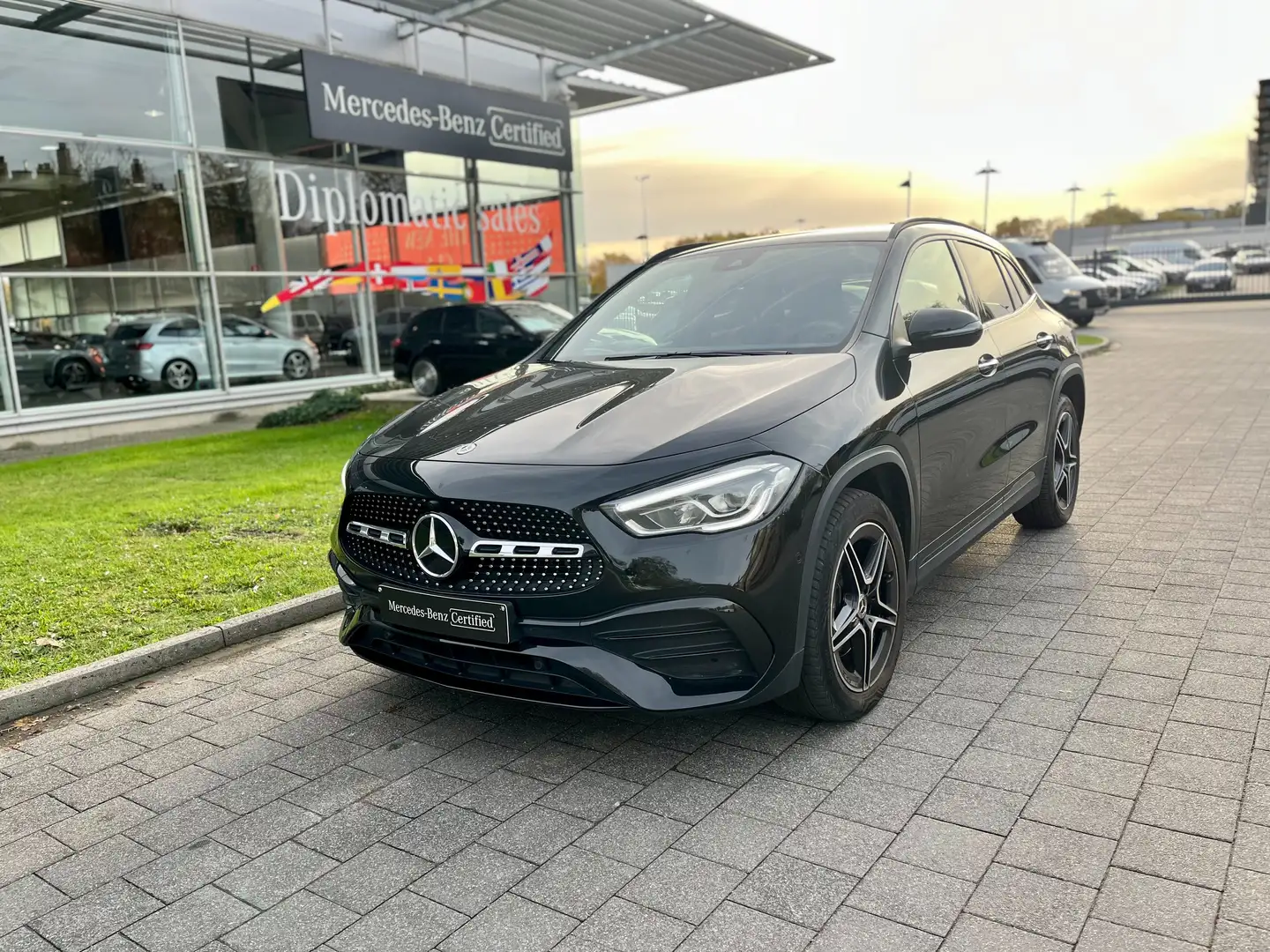 Mercedes-Benz GLA 250 GLA 250 e PHEV AMG Line Zwart - 1