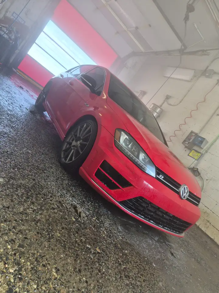 Volkswagen Golf R снимка Volkswagen Golf R