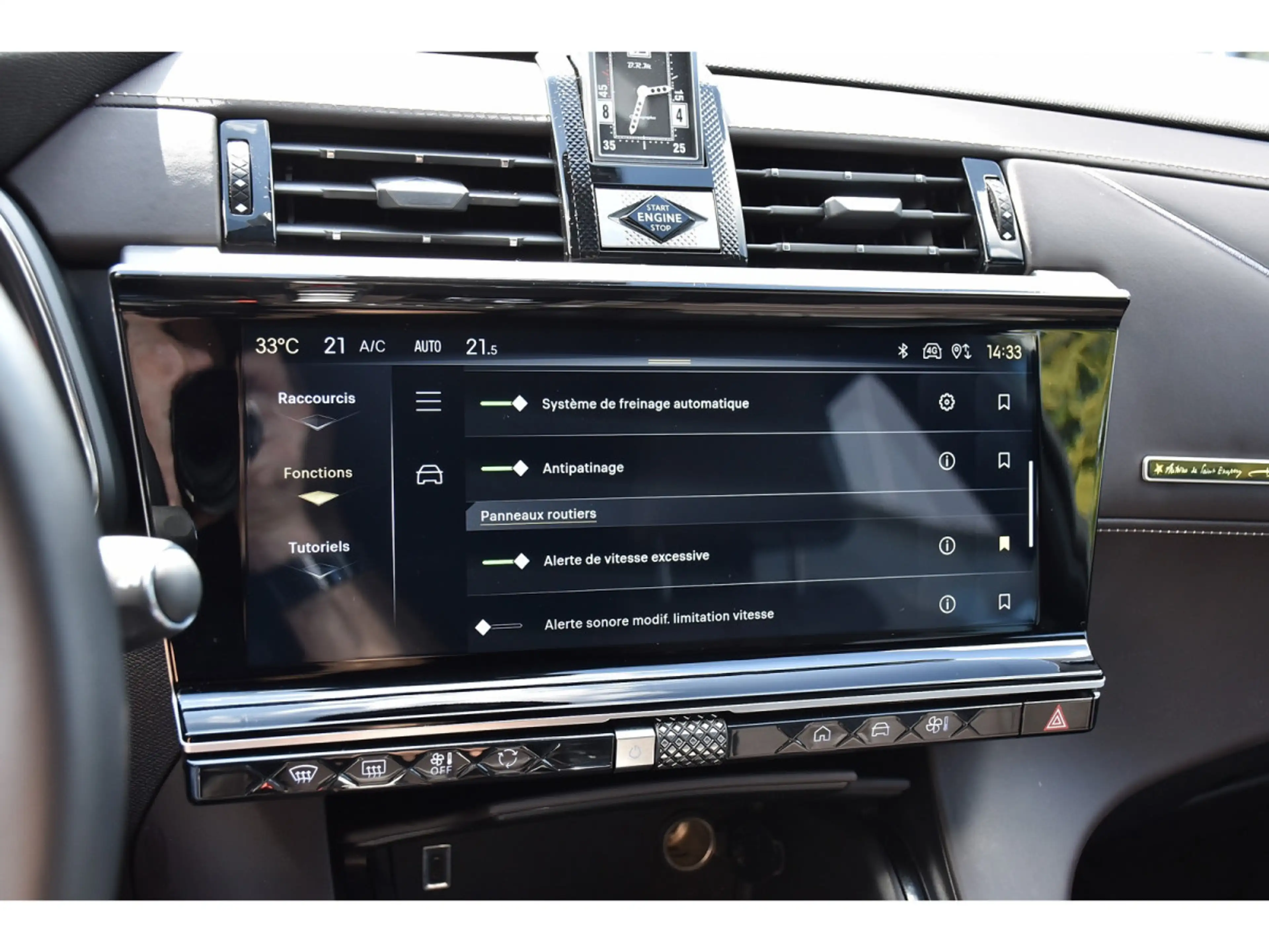 DS Automobiles DS 7 Crossback 1.6 Hybrid PHEV 300 AWD Antoine de Saint Exupéry — photo 15