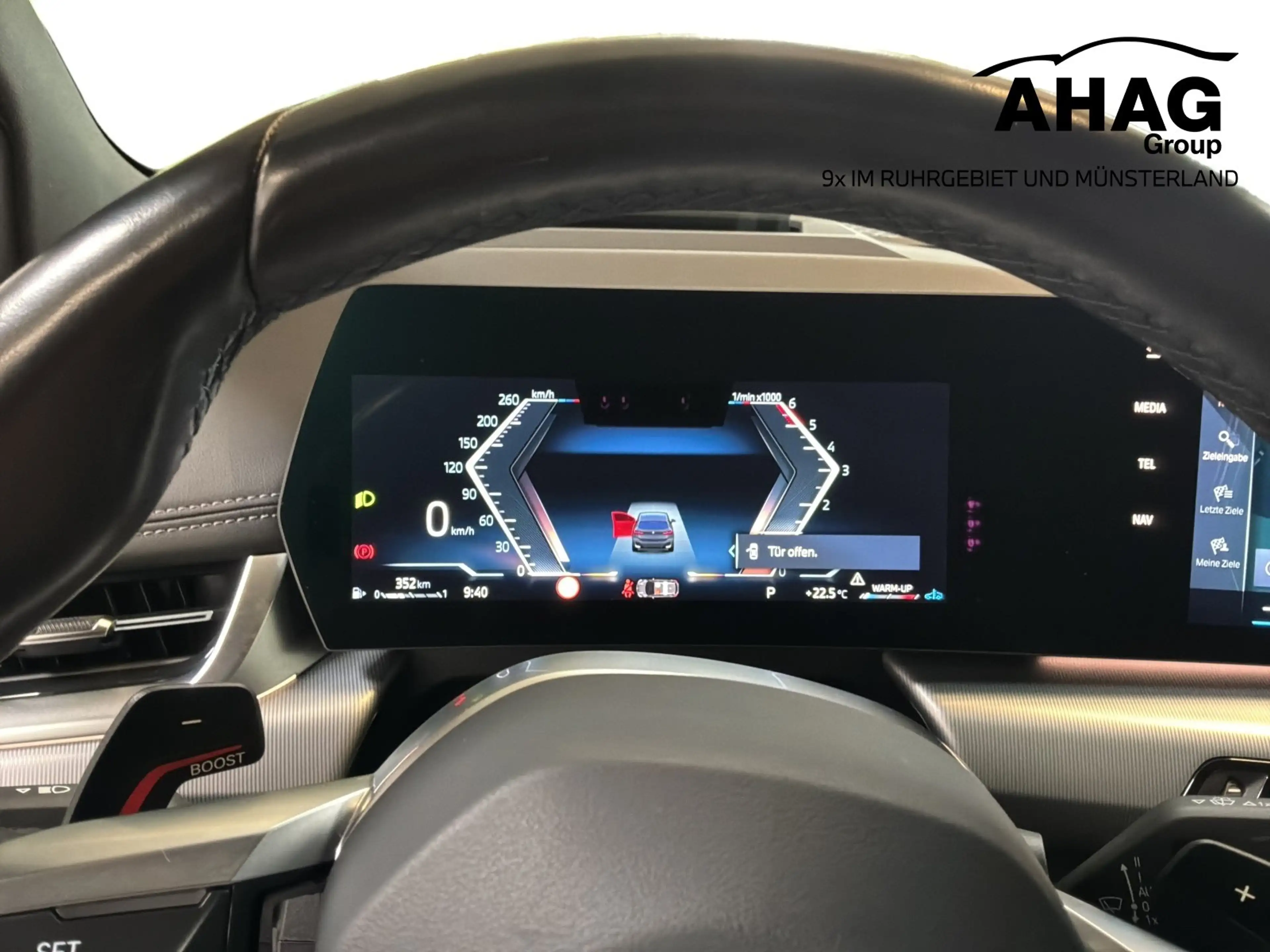 BMW 223 d xDrive — photo 11
