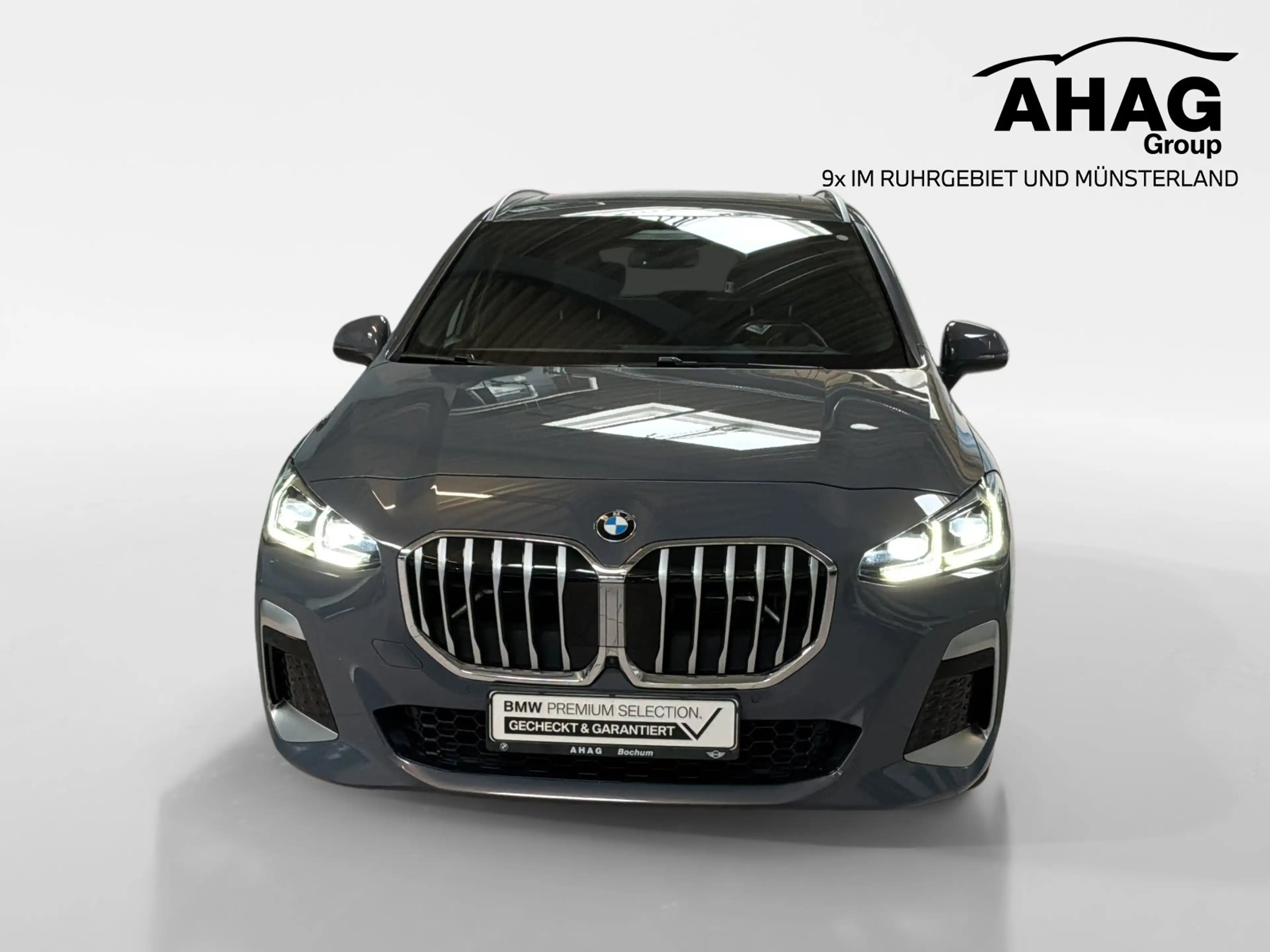 BMW 223 d xDrive — photo 2