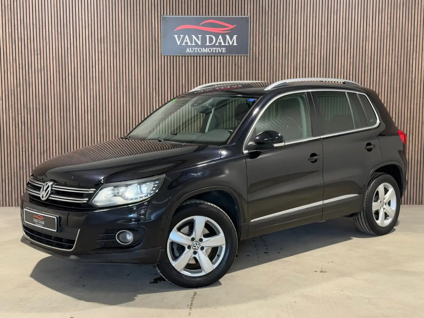 Volkswagen Tiguan 2.0 TSI Sport&Style 4motion 2013 DSG XENON Zwart - 1