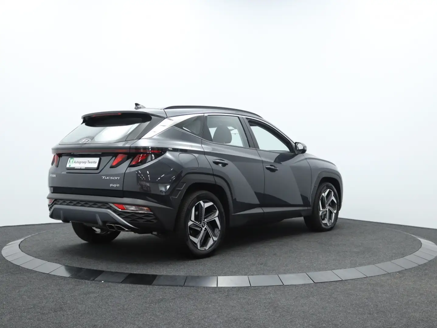 Hyundai TUCSON 1.6 T-GDI Plug-In Hybrid 4WD Comfort | Navigatie | Grijs - 2