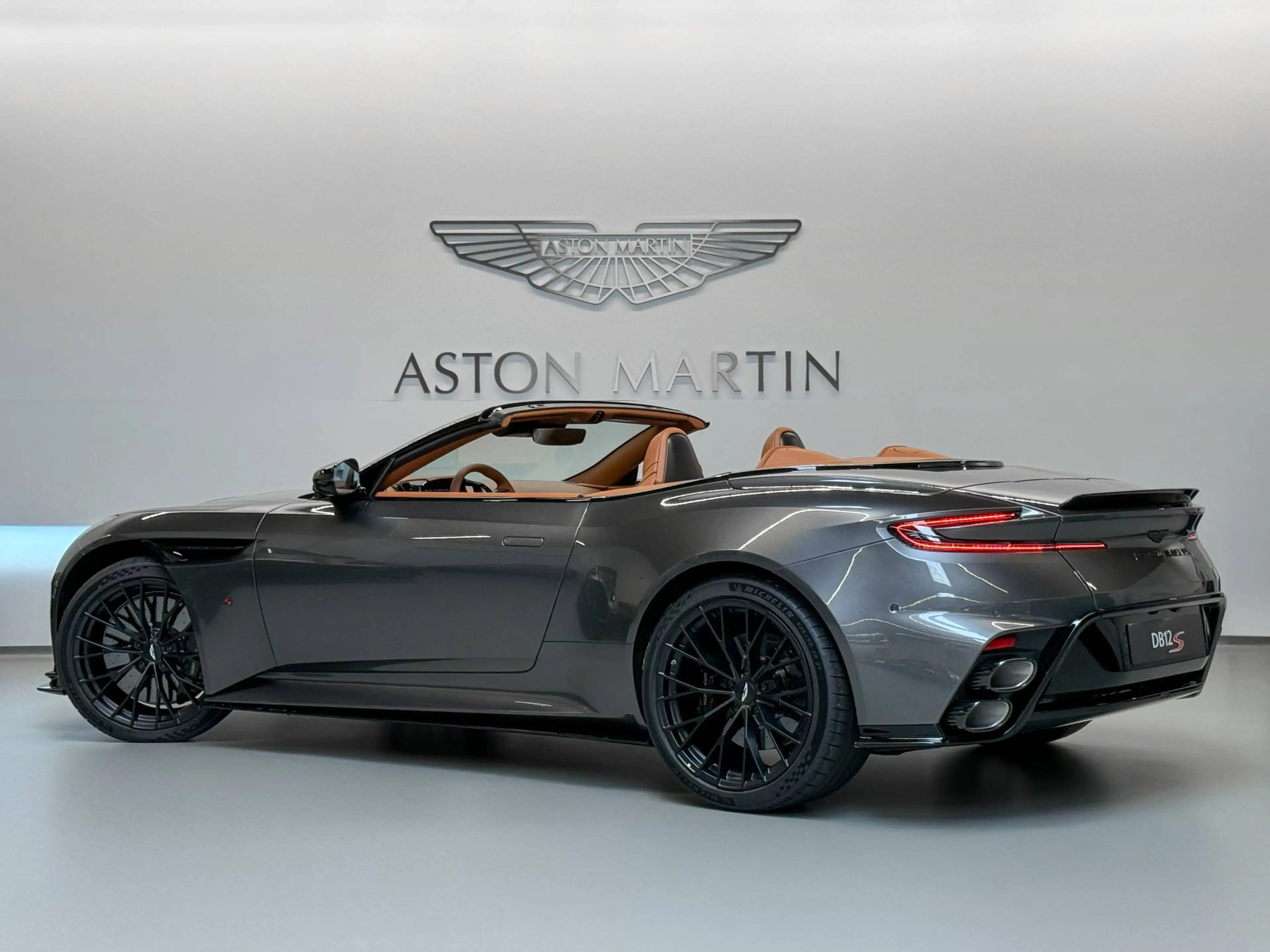 Aston Martin DB12 S Volante | Q Interior — photo 4