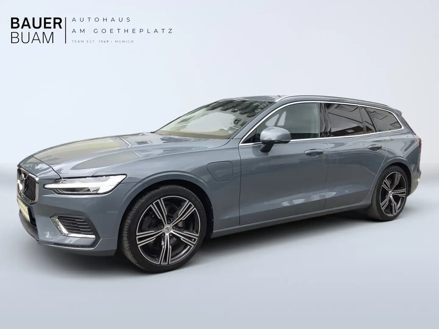 Volvo V60 Core Plug-In Hybrid AWD Gris - 1