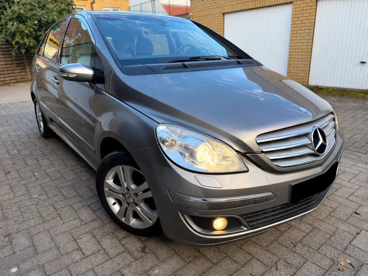 Mercedes-Benz B 200