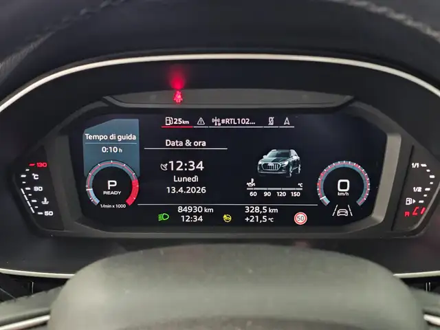 Audi Q3 view 13