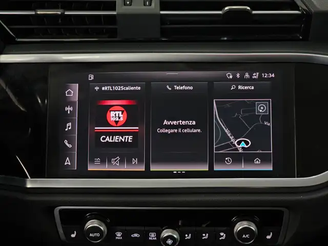 Audi Q3 view 11