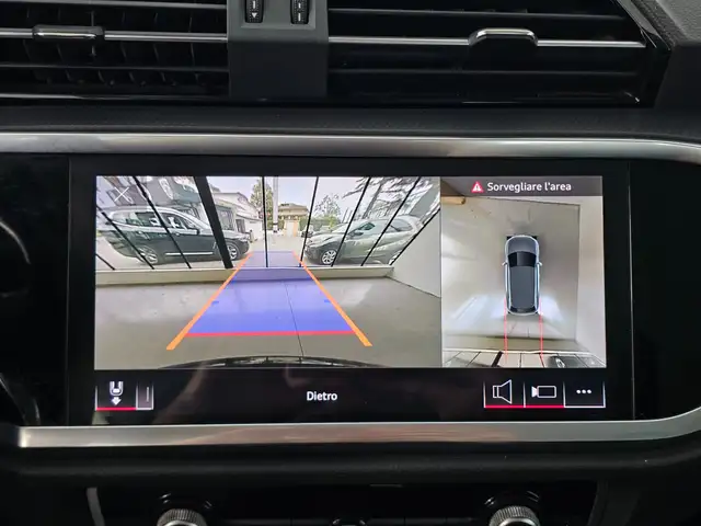 Audi Q3 view 15