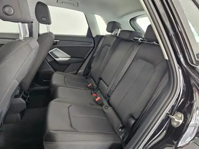 Audi Q3 view 6
