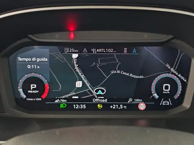 Audi Q3 view 14