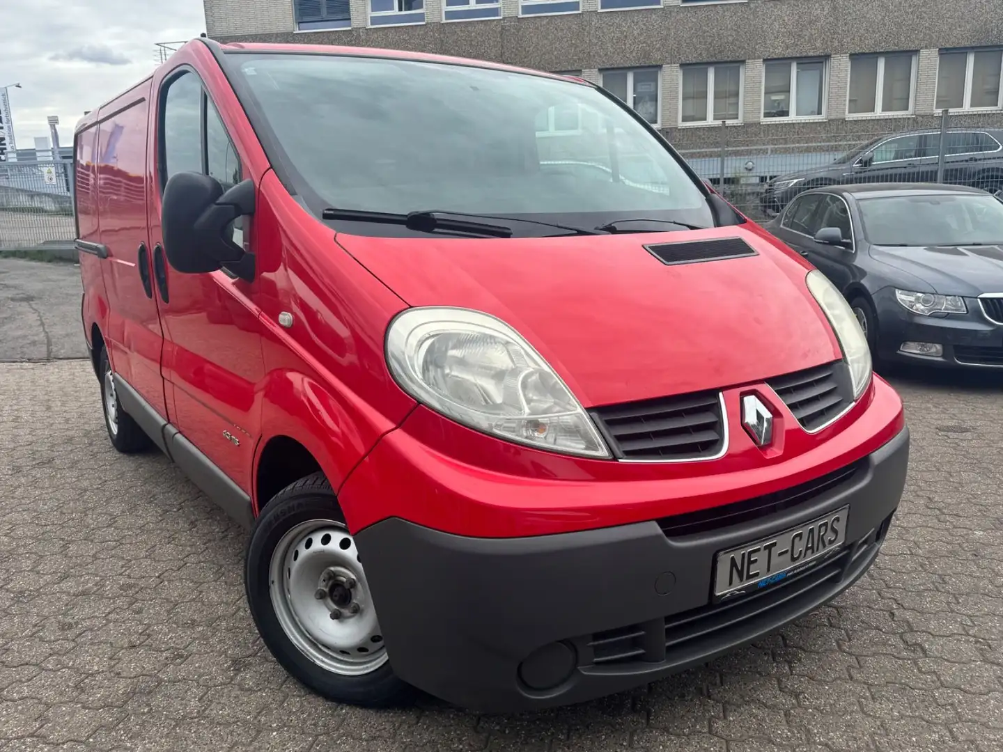Renault Trafic 2.0d Kasten L1H1 Tüv 03.2026 Piros - 1