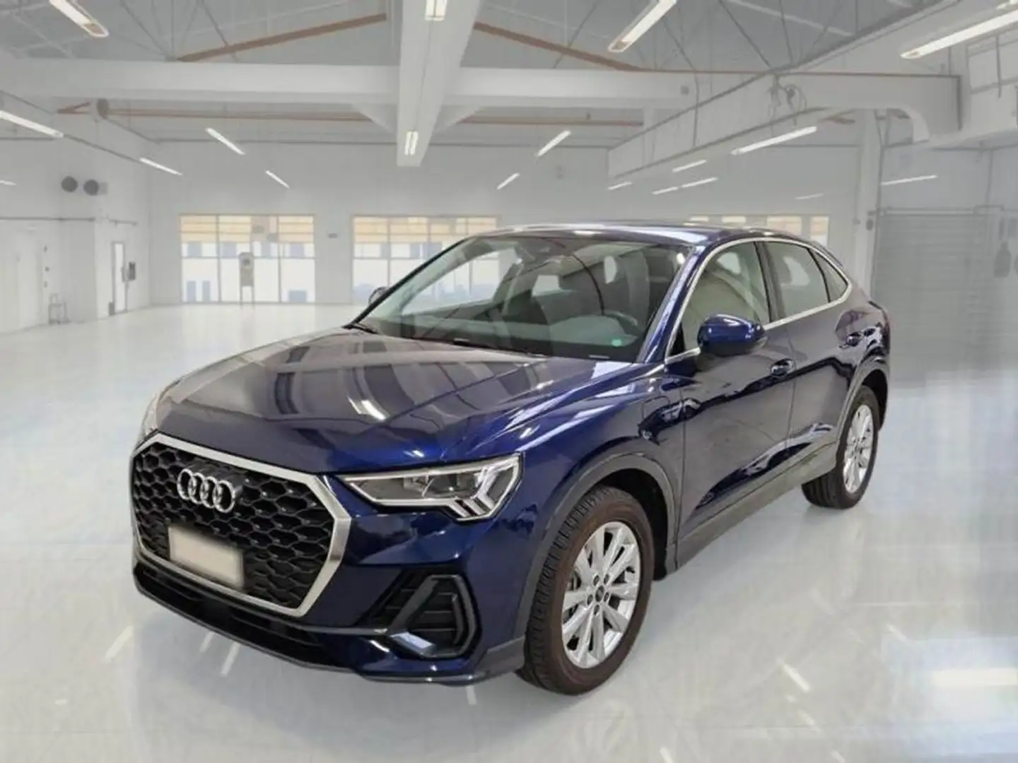Audi Q3 45 TFSIe S line S-tronic Blau - 2