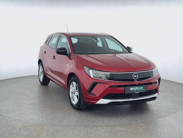 Opel Grandland view 3